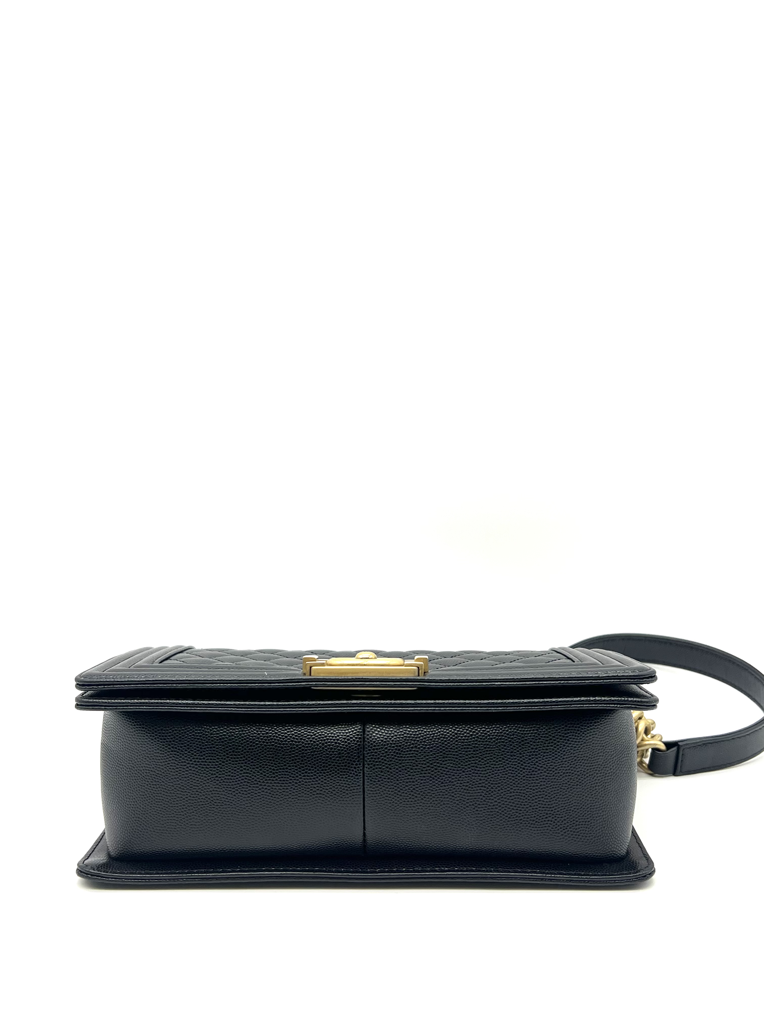 Pre-Owned CHANEL Boy 25 / Product Code: 26042211