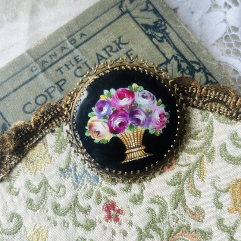 Antique Early 20th Century Czechoslovakian Hand-Painted Vase Bouquet Porcelain Brooch (NZ054)