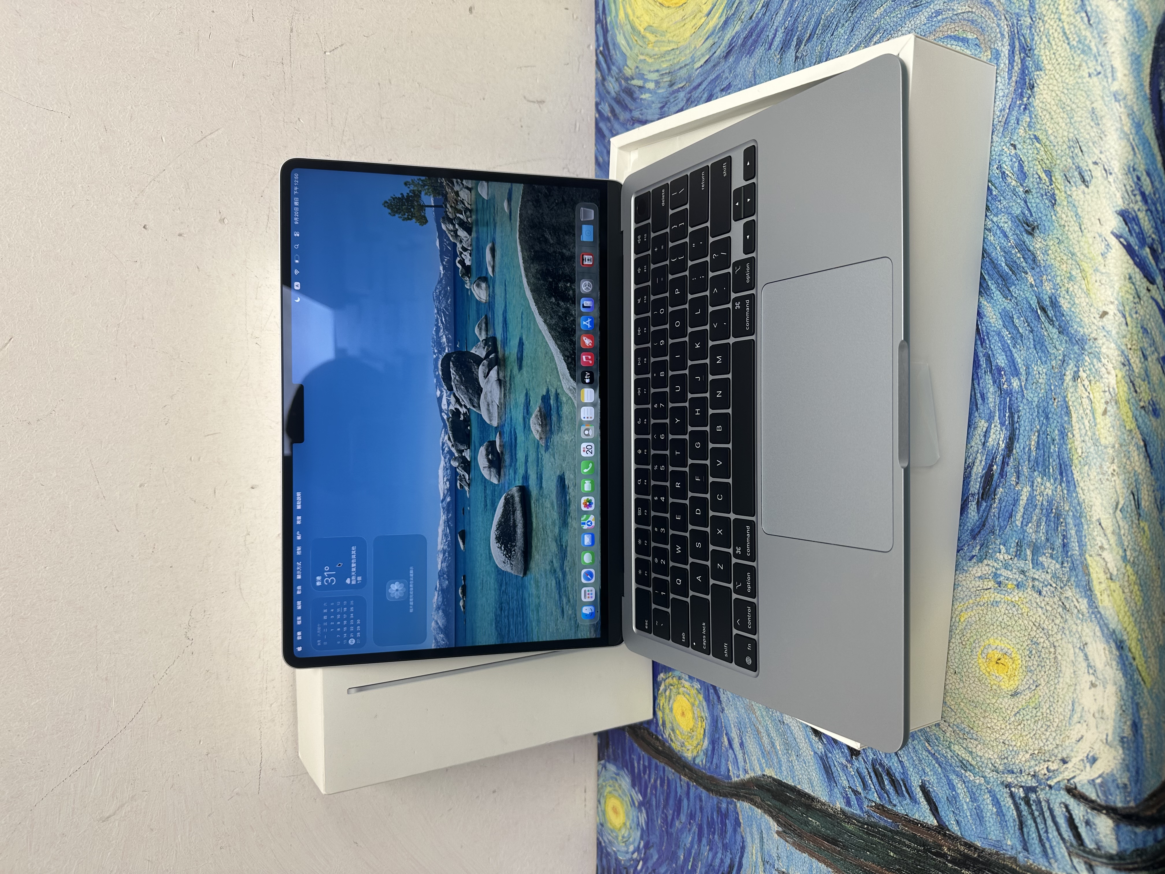#6129 APPLE  MacBook Air M4 2025 M4 CPU/ 16GB Ram/256GB SSD/8核心GPU/Liquid Retina Mon/13吋/天藍色/Gaming Laptop / Notebook / 超強續航能力/文書機 / 畫圖 / 剪片 / Movie / Netflix