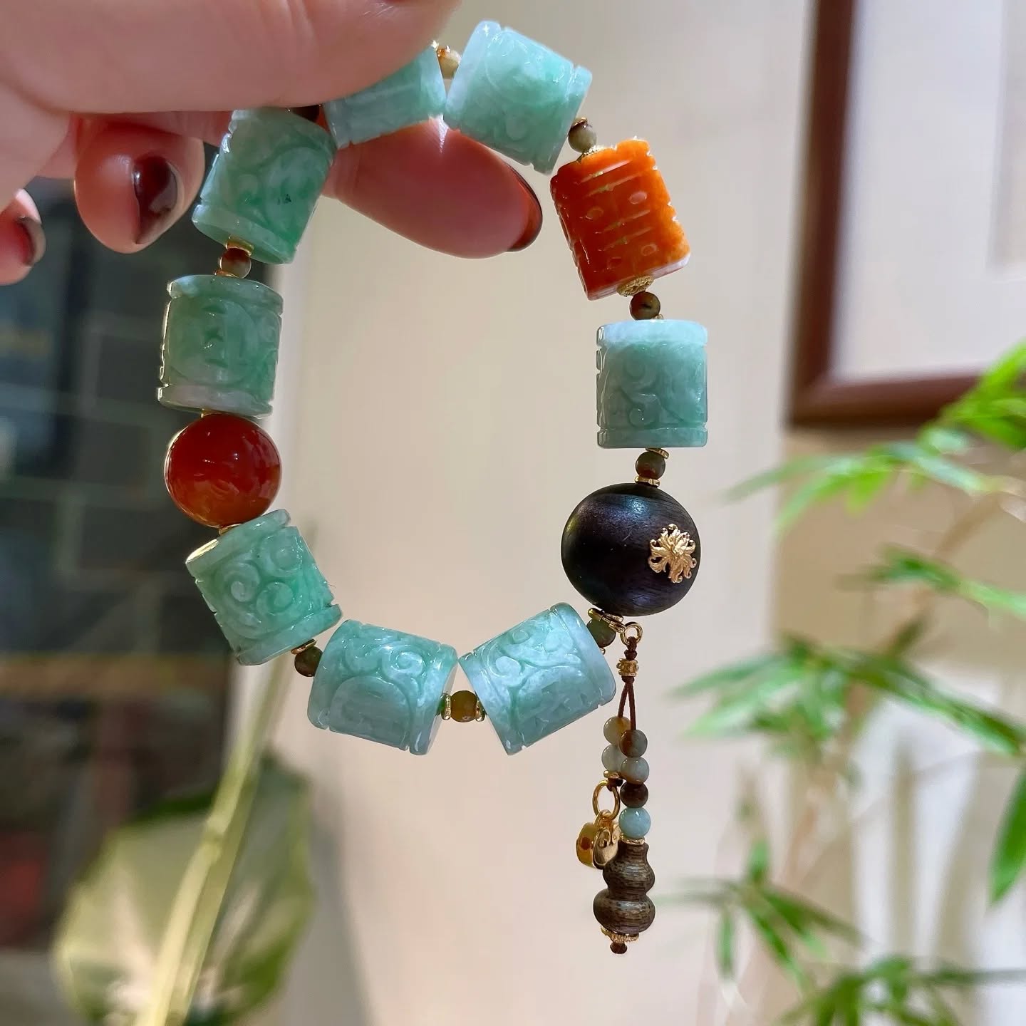 天然翡翠迴紋珠手鍊料子水頭極佳，顏色辣