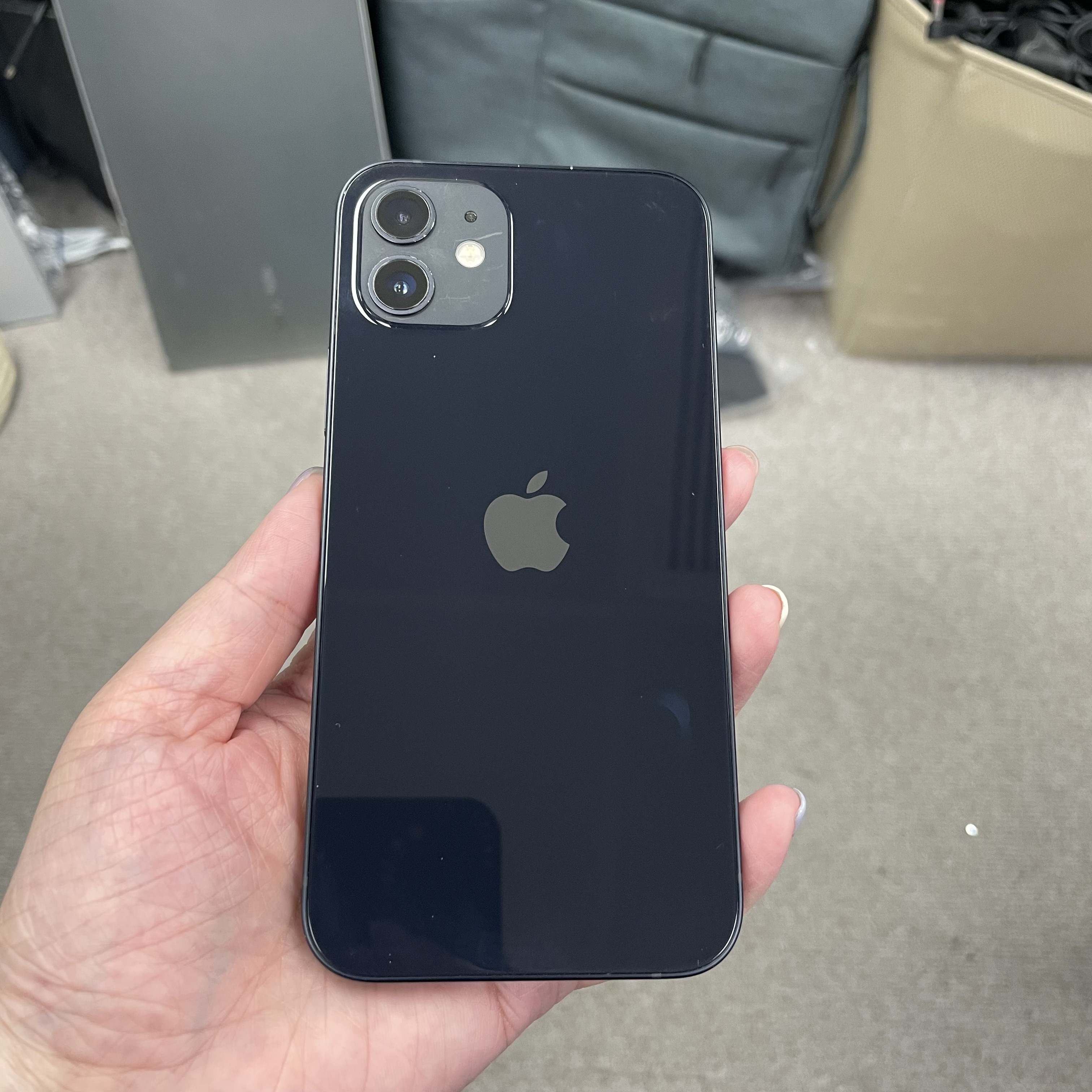 *6751 12 勁靚機 128GB 電84 黑色 black