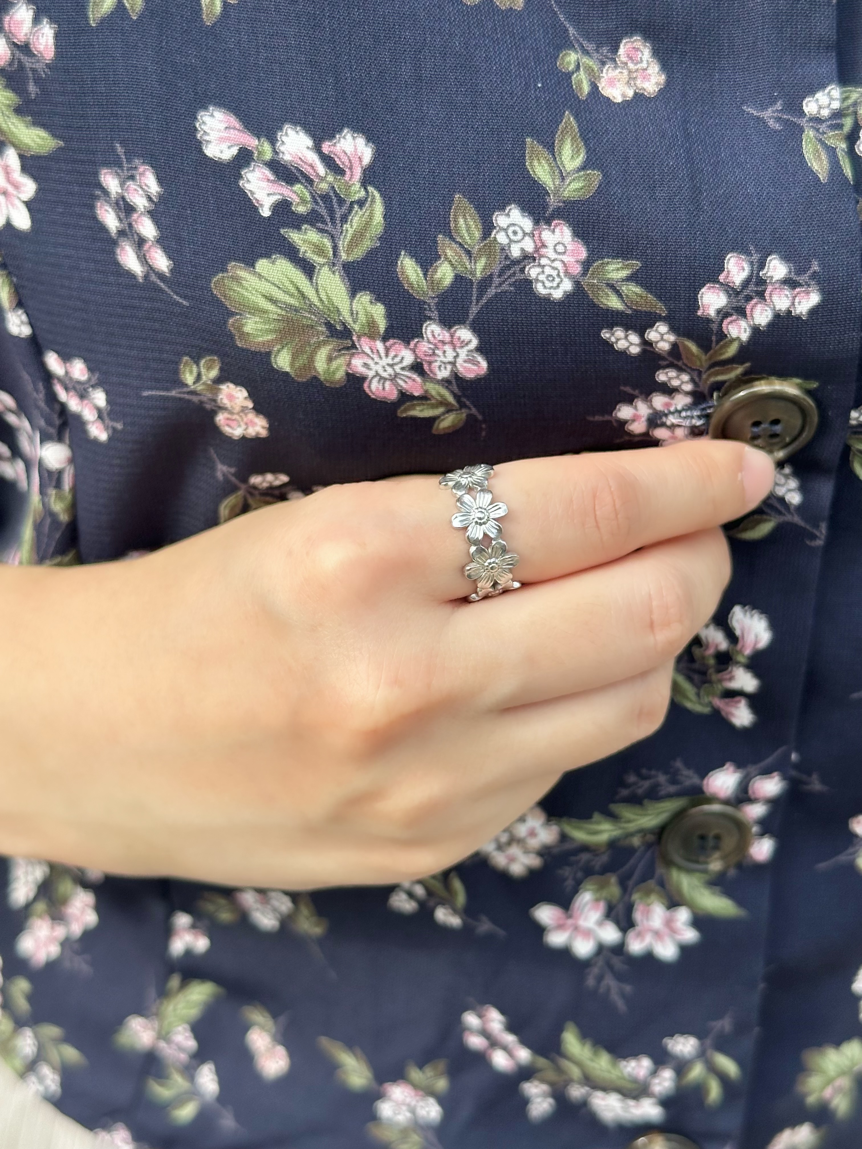 Silver flower ring