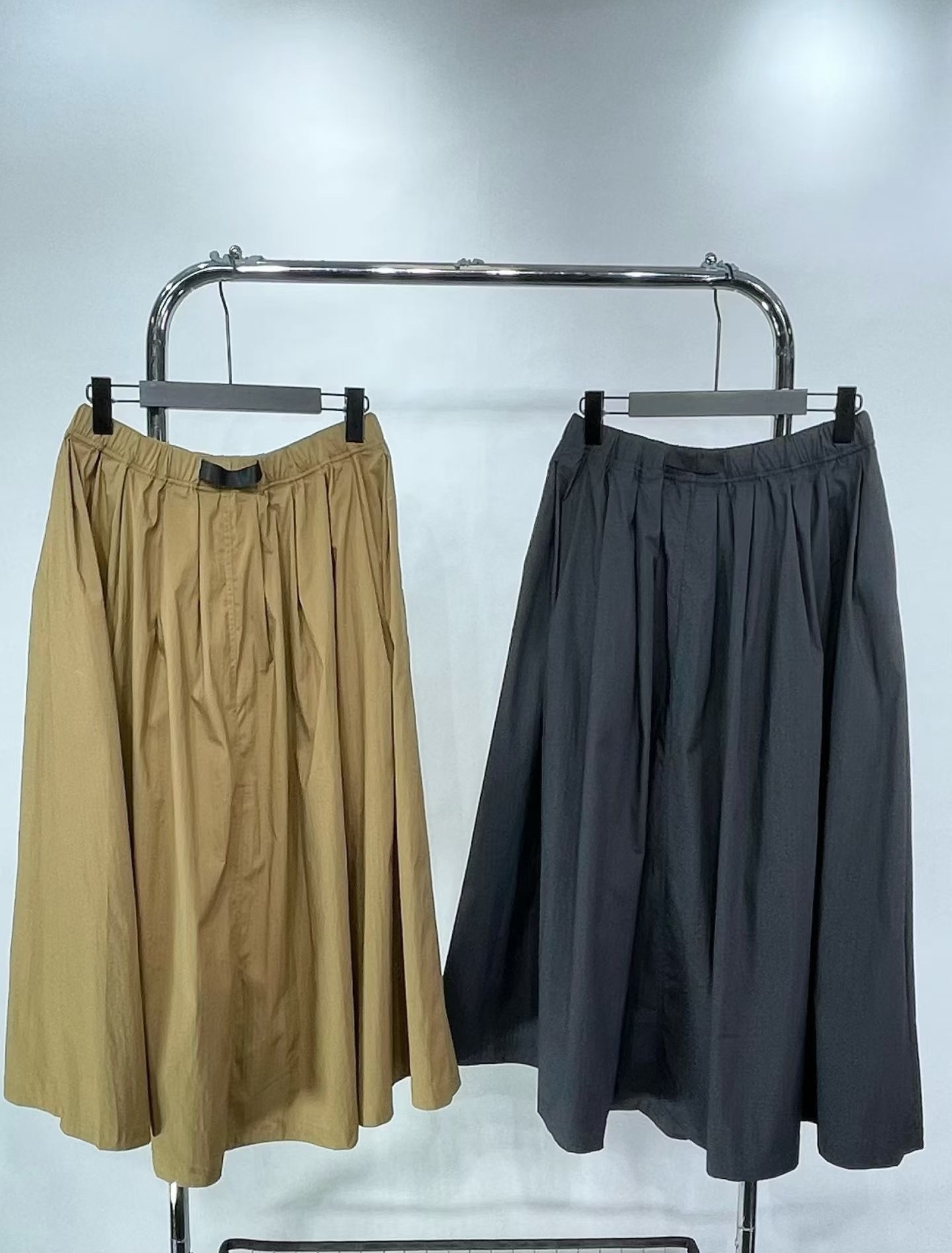 黑色編織腰帶 x 傘擺 Sk