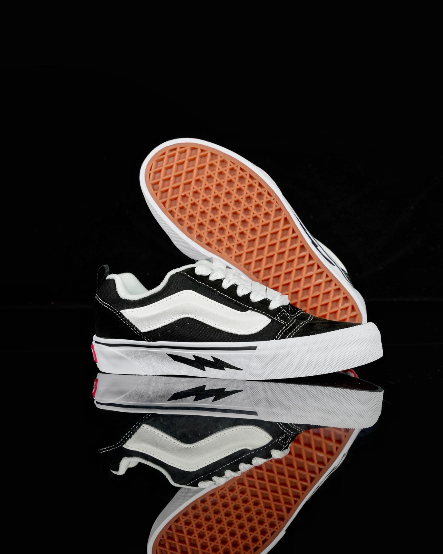 Vans Knu Skool