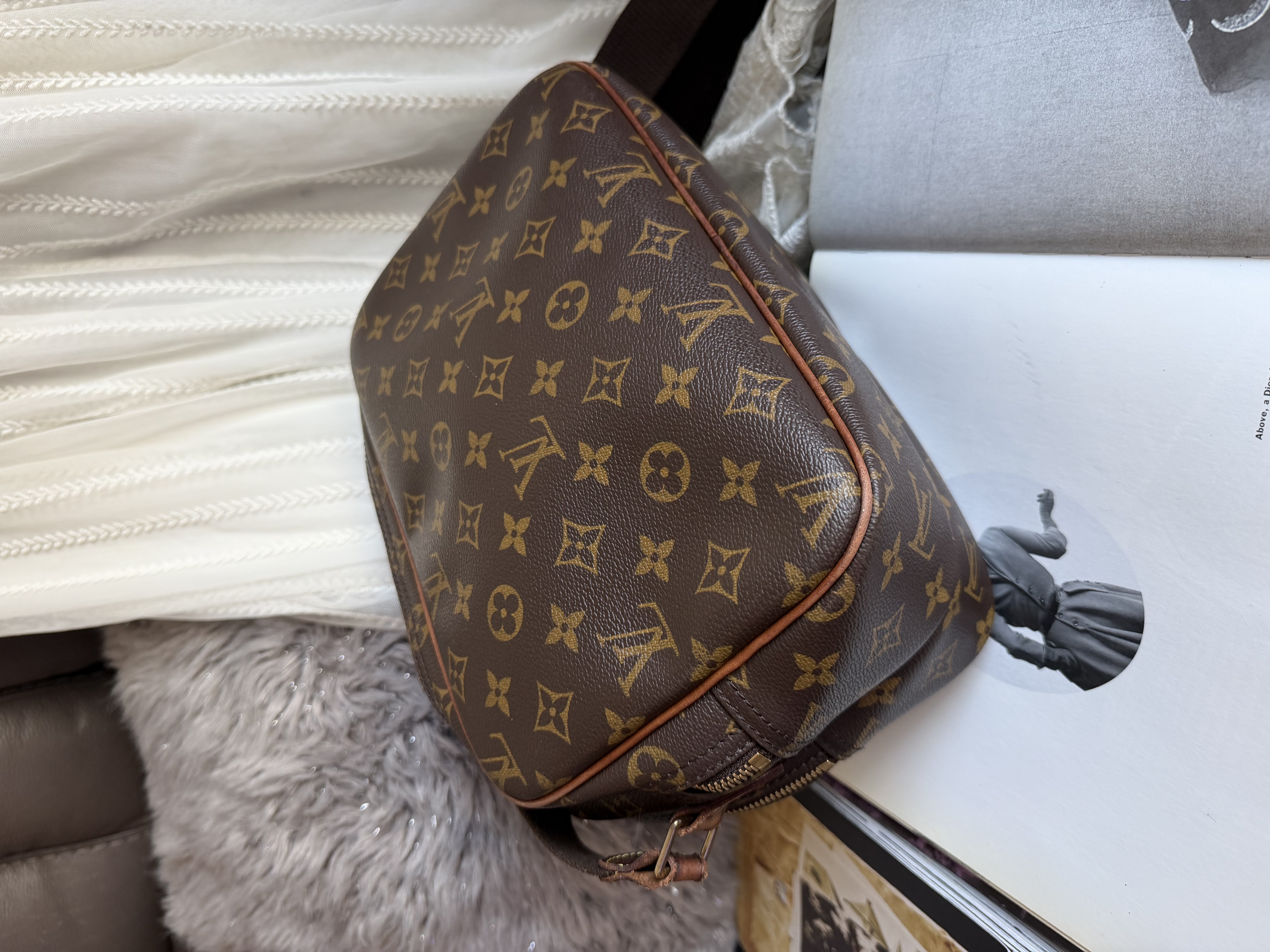 Lv monogram reporter bag 
