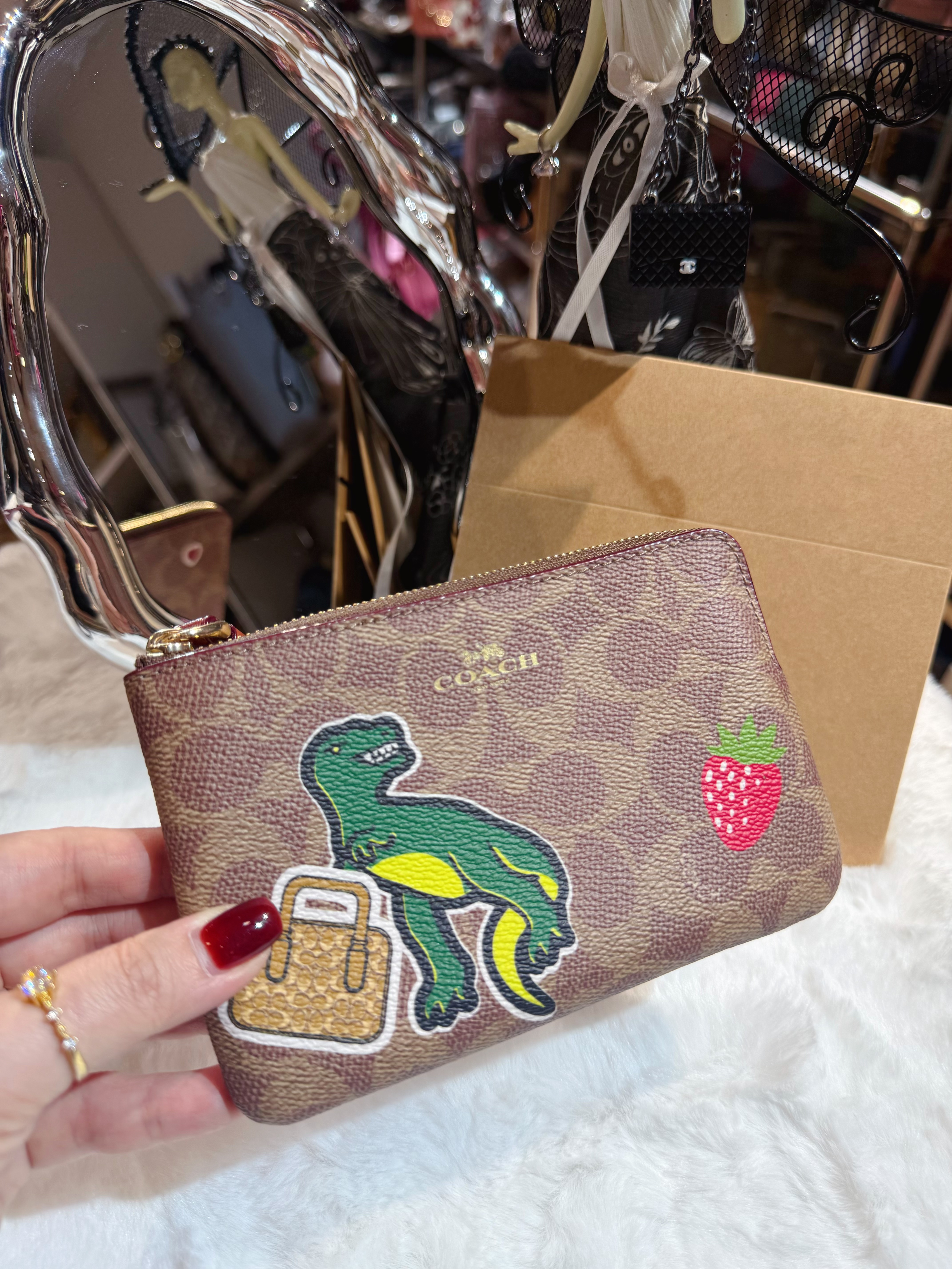 Coach wristlet logo/m/dinosaur