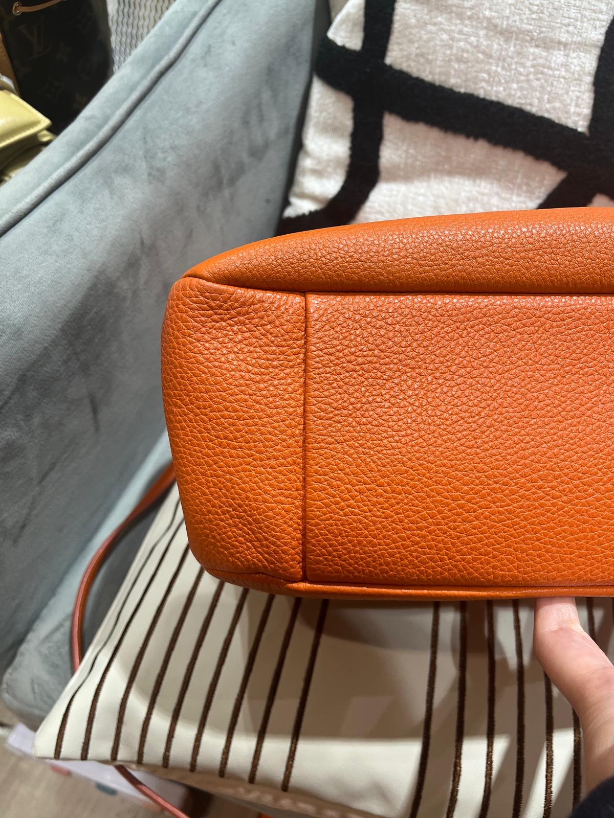 Prada hobo bag 2way calfskin 1BC133 Crossbody bag 100%Authentic,98%new ✅nfc ✅dust bag ✅strap 