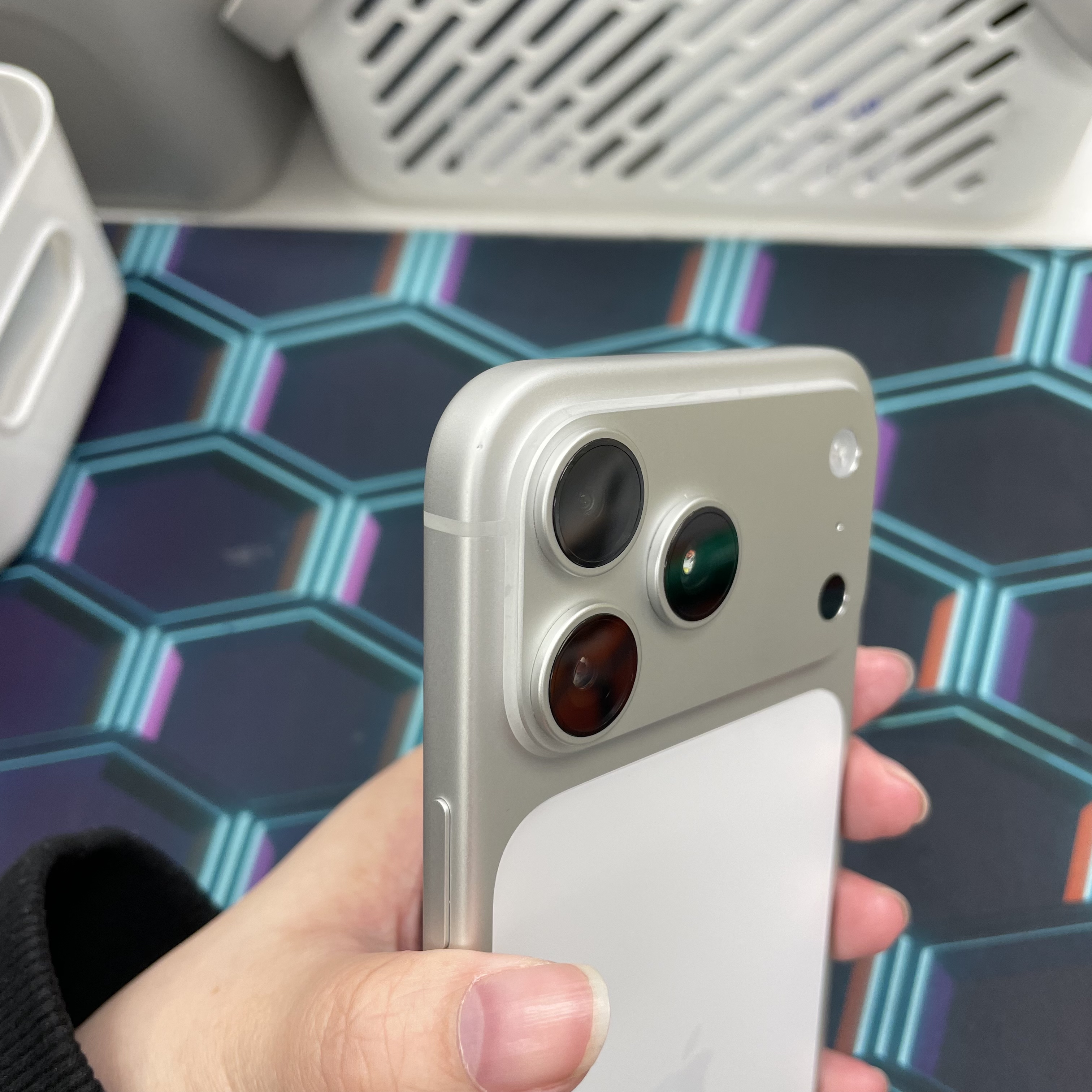 *6079 17 Promax 勁靚機 1Tb 電100 銀色 sliver