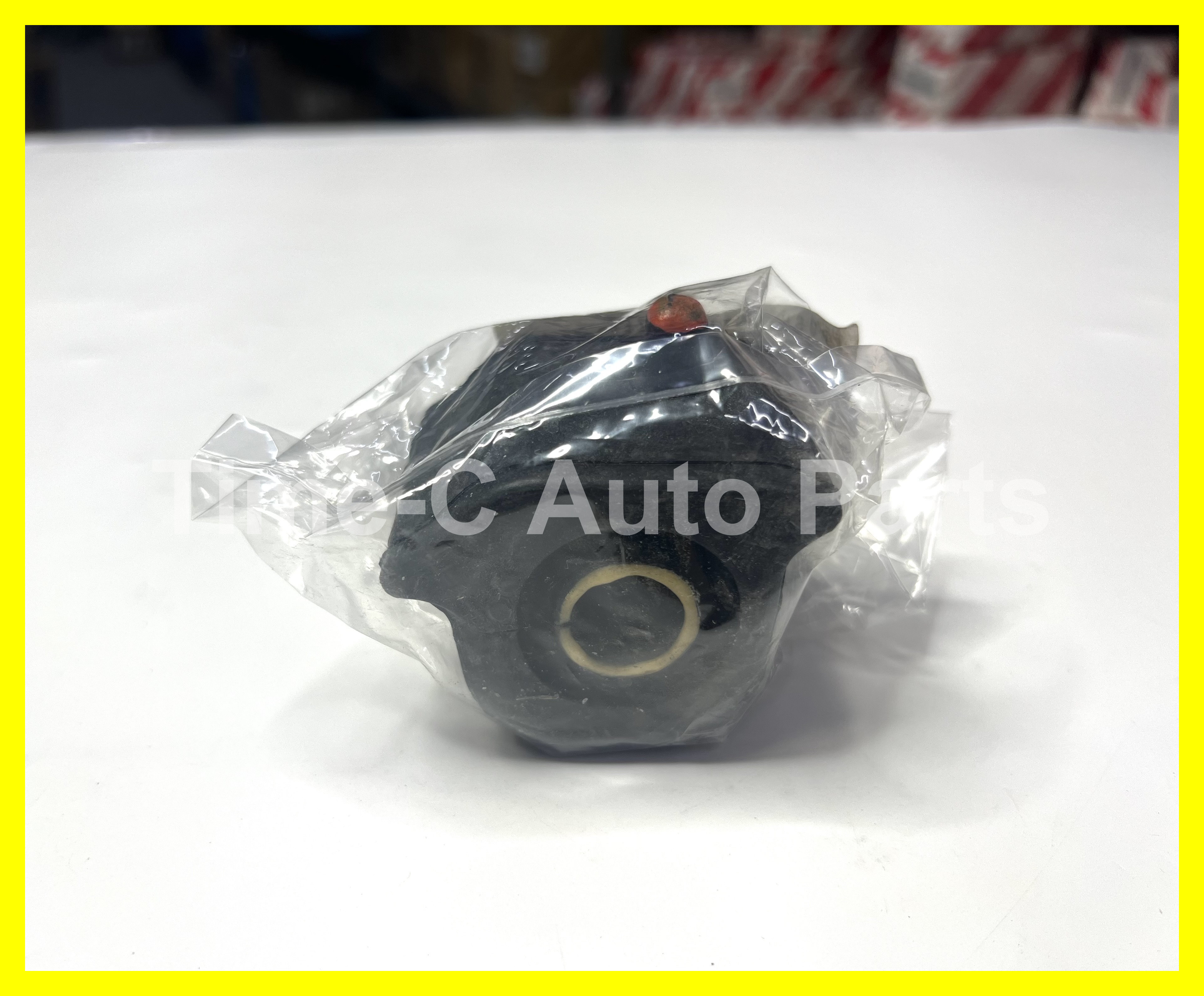 蝦蘇膠(左) 48815-48090 - Toyota Rav4