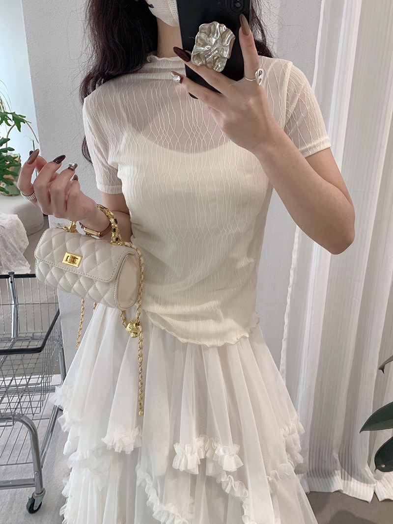 半高领微透性感纯欲风木耳边纯色上衣