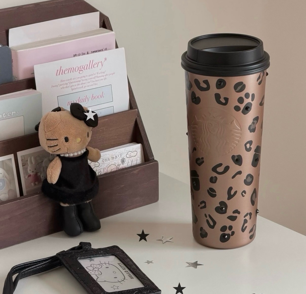 Starbucks新款豹紋系列