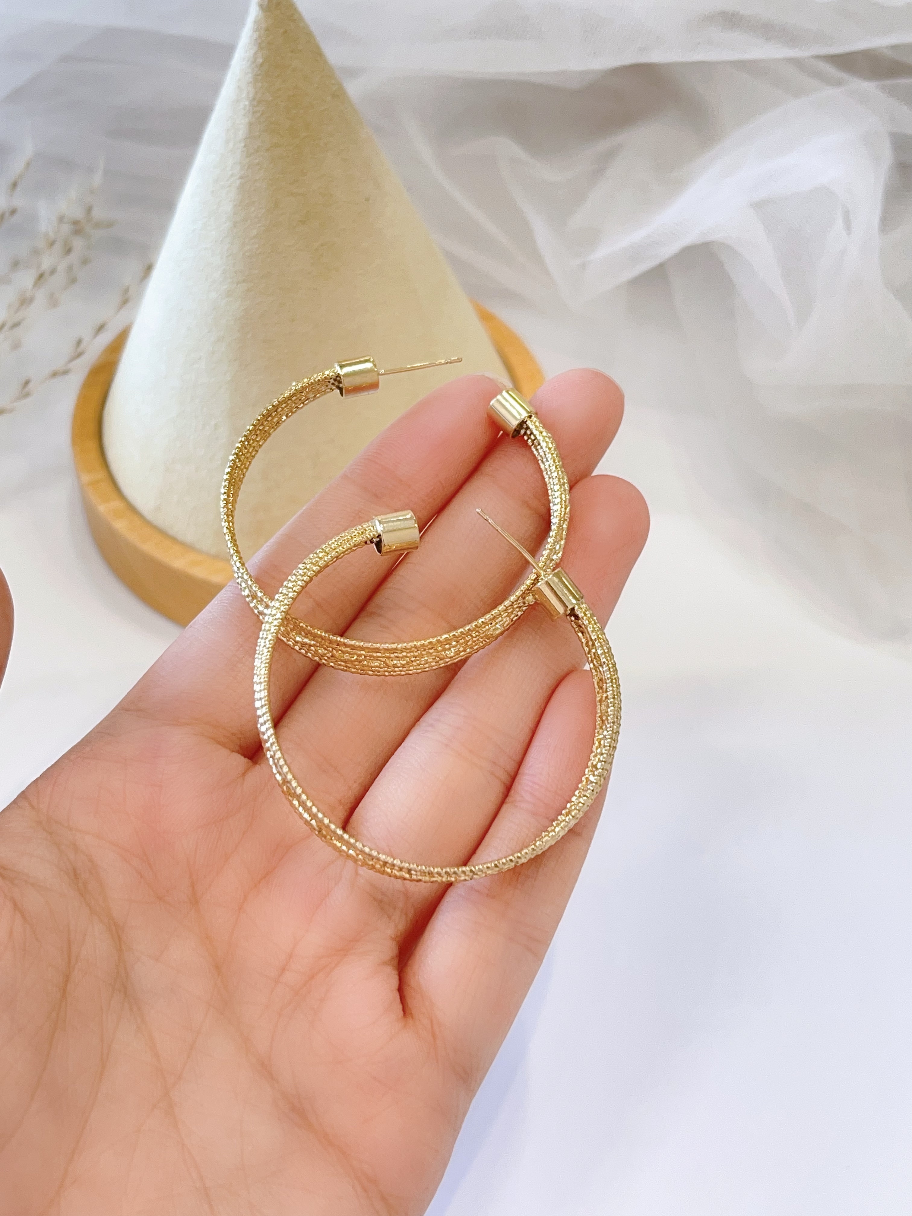 中间小波浪设计C字耳环