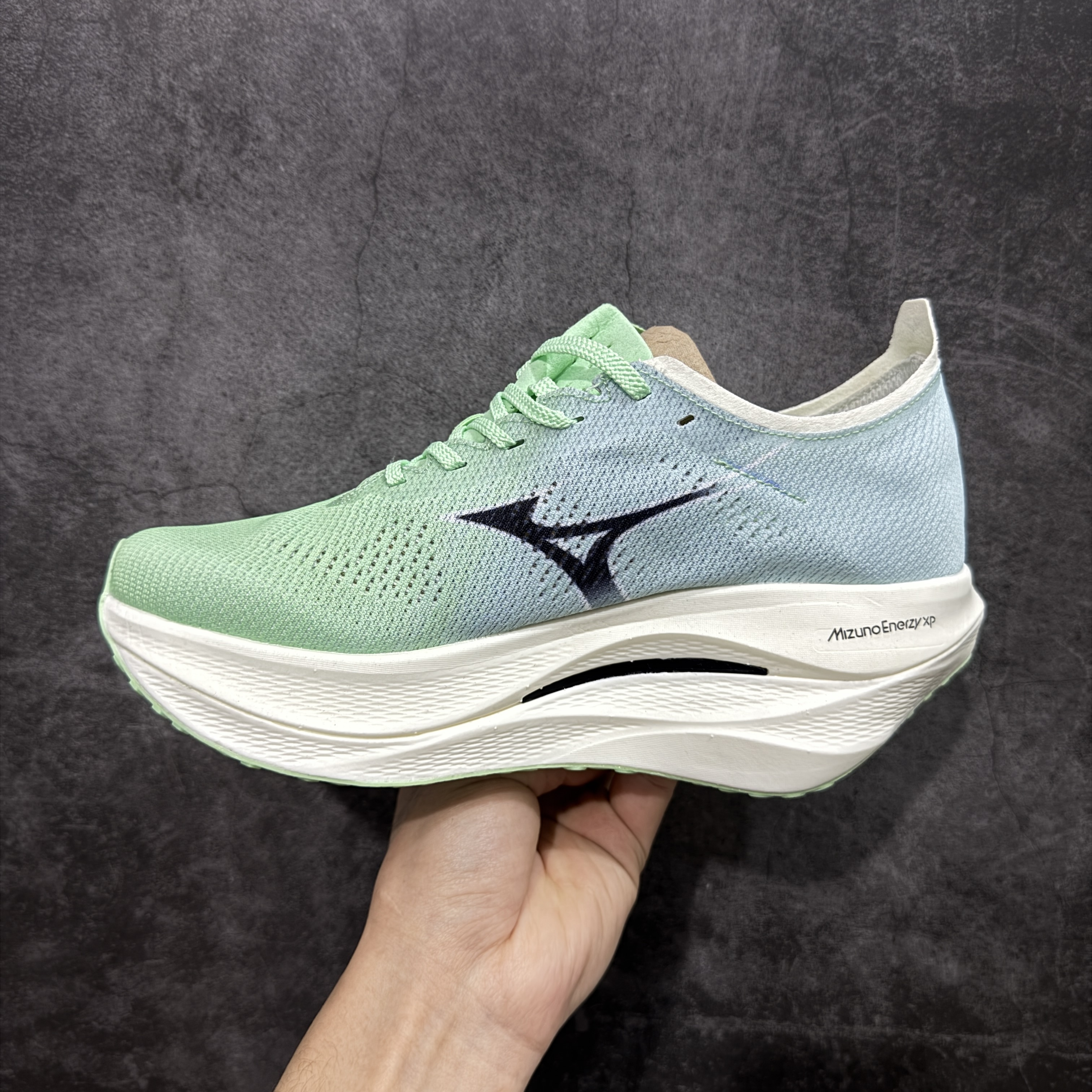 Mizuno Wave Rebellion Pro 3