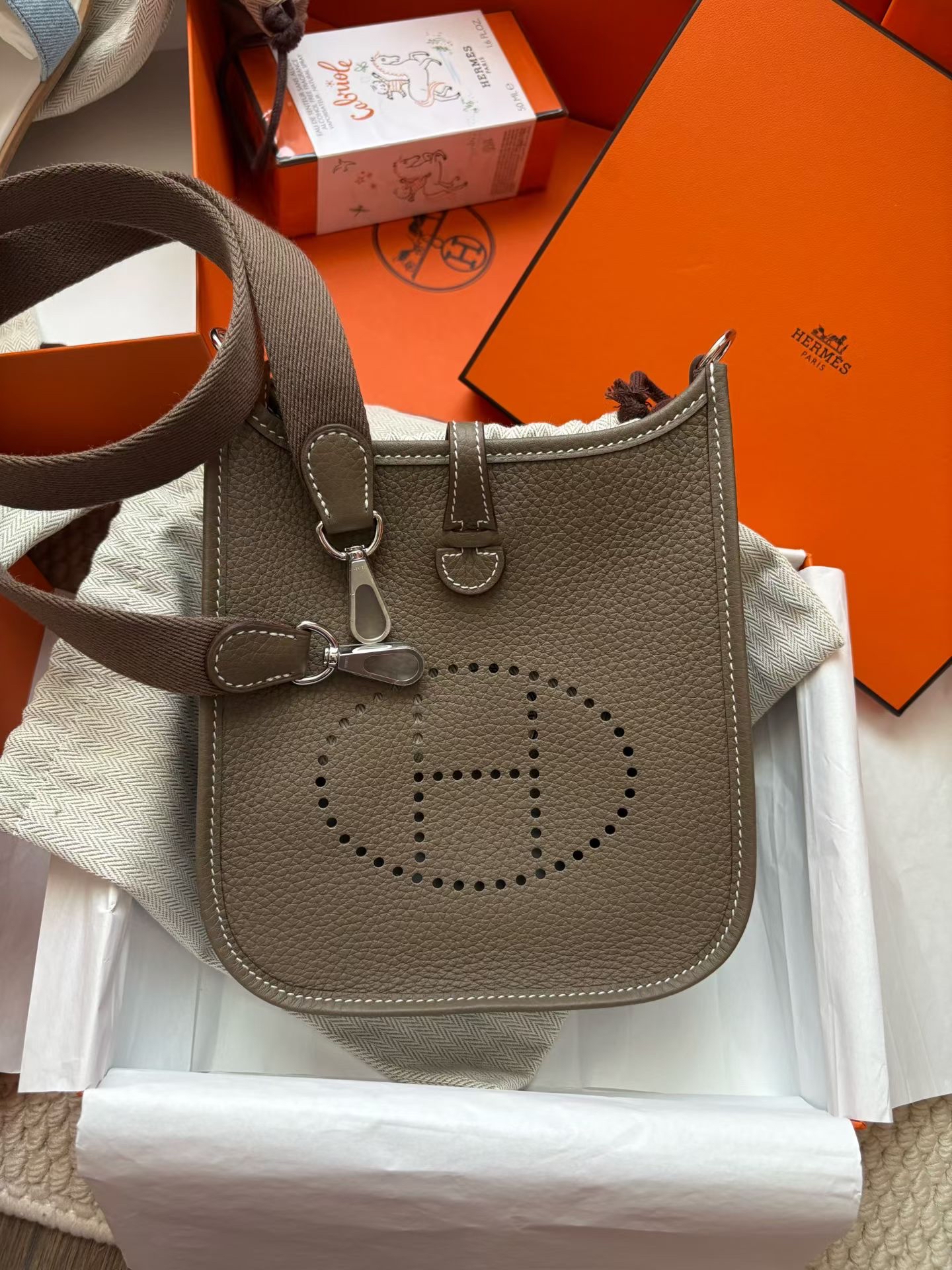 Mini Evelyne 大象灰銀扣 同色肩帶 TC G STAMP