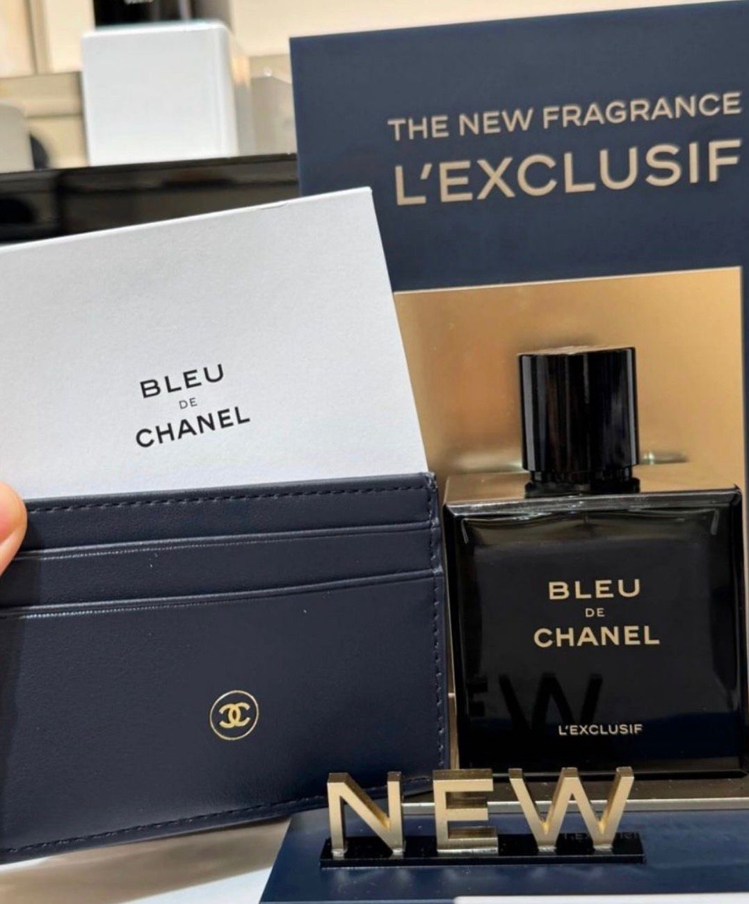 BLEU DE CHANEL 尊貴限定版霧黑金標皮質卡套