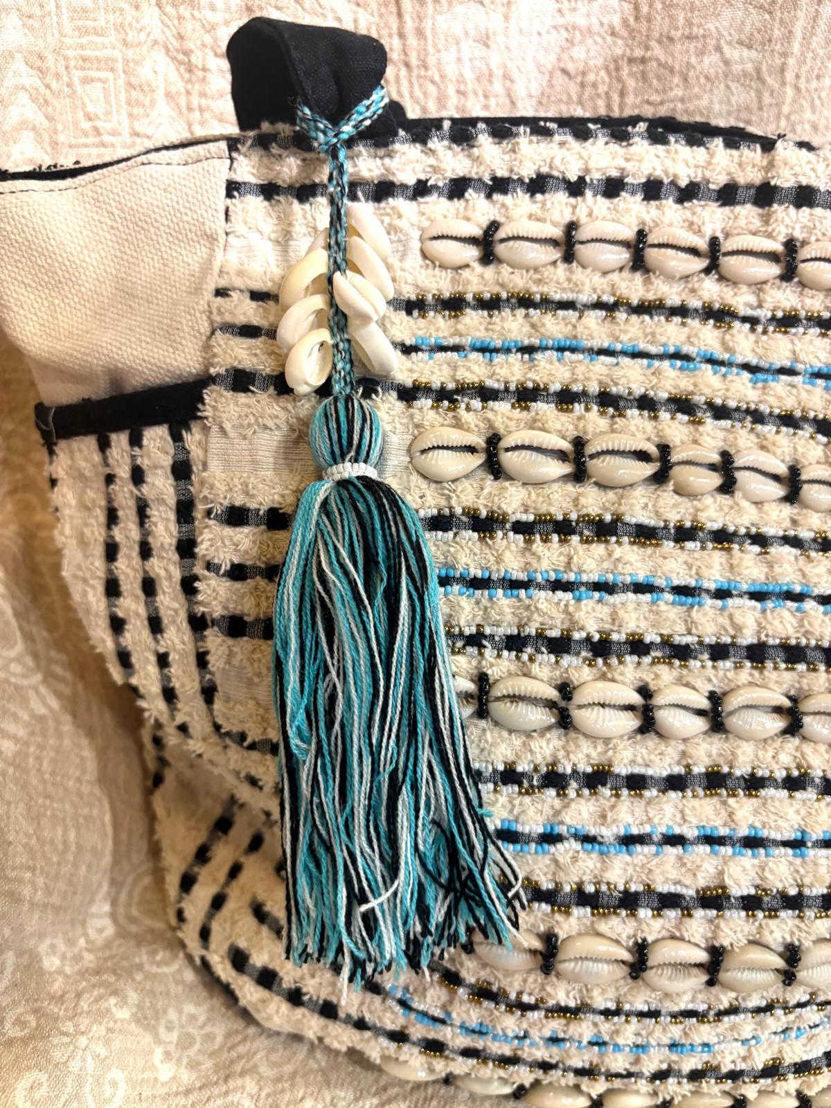 印度製造 - 黑白色貝殼全刺繡袋