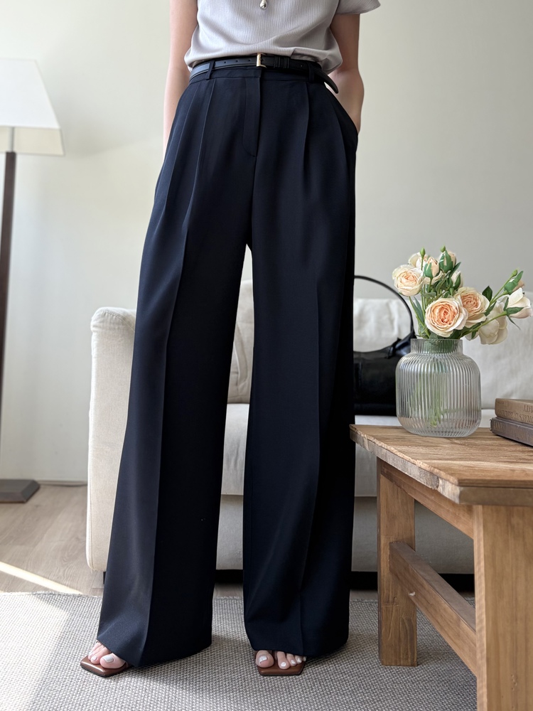 Timeless Pleated Flow Pants (Navy)