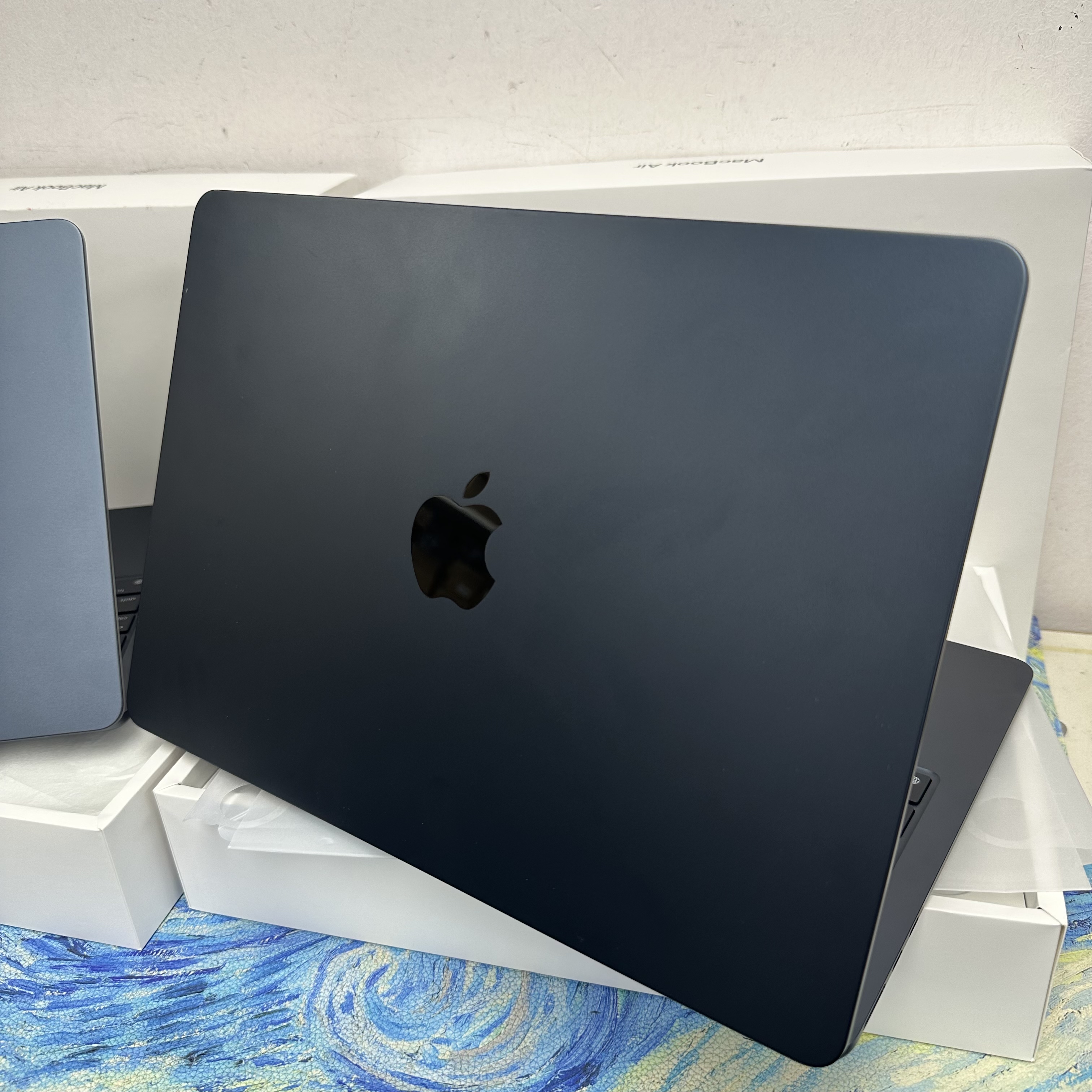 APPLE  MacBook Air M2 2023 M2 CPU/16GB Ram/1TB SSD/10核心GPU/Liquid Retina Mon/13.6吋/ 藍色/ Gaming Laptop / Notebook/ PC / Laptop / MacbookAir / MacBook Pro / MacBookPro /