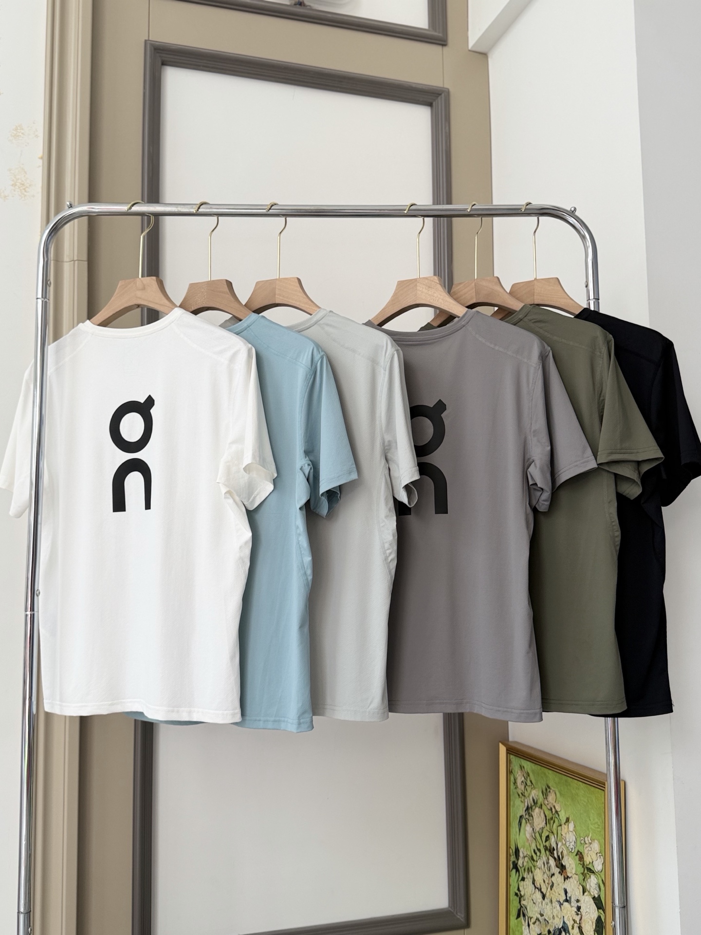 $168件。2件起$158件。🏃‍♂️6色選擇【On 昂 Club-T 高彈速乾T恤】✨運動＋日常兩用｜夏天必備✨