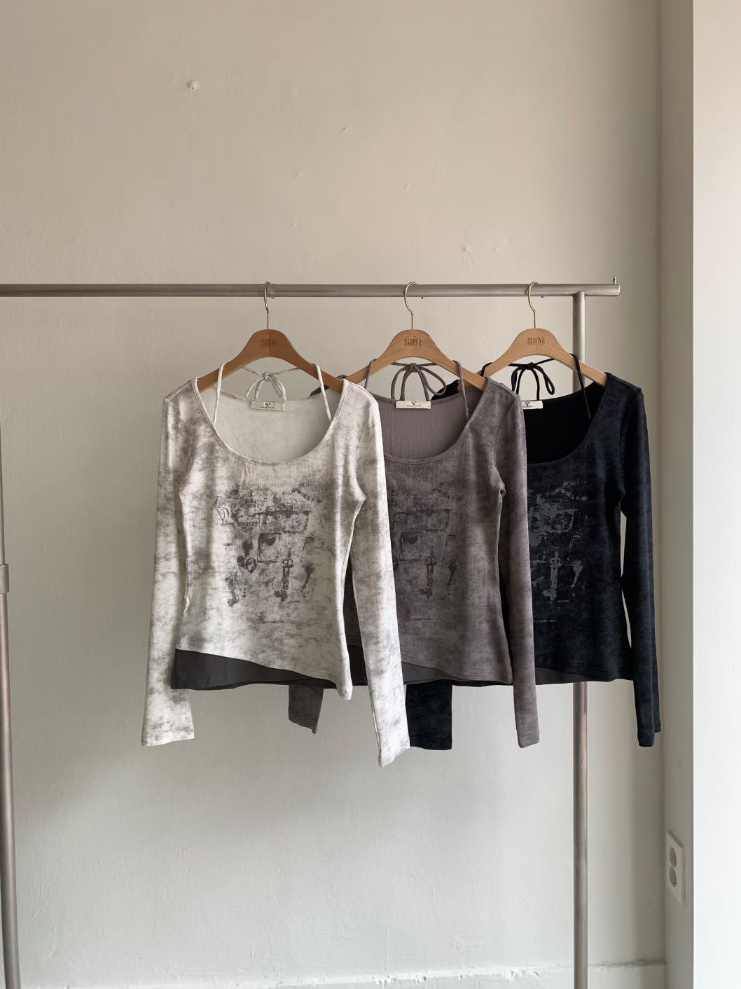 已售罄❌韓國扎染掛頸下擺不規則Top