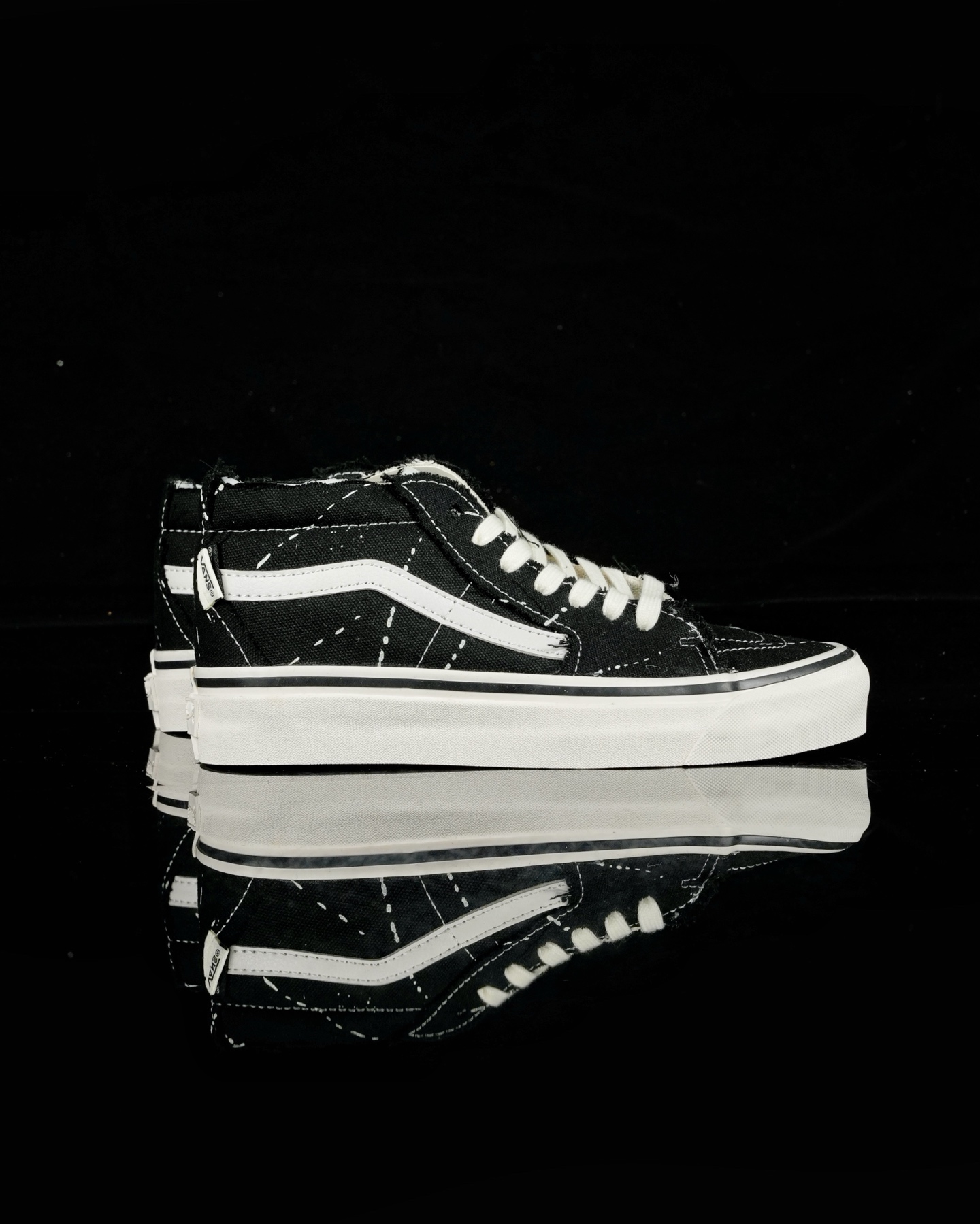 Vans x Invincible Sk8-Mid Reissue