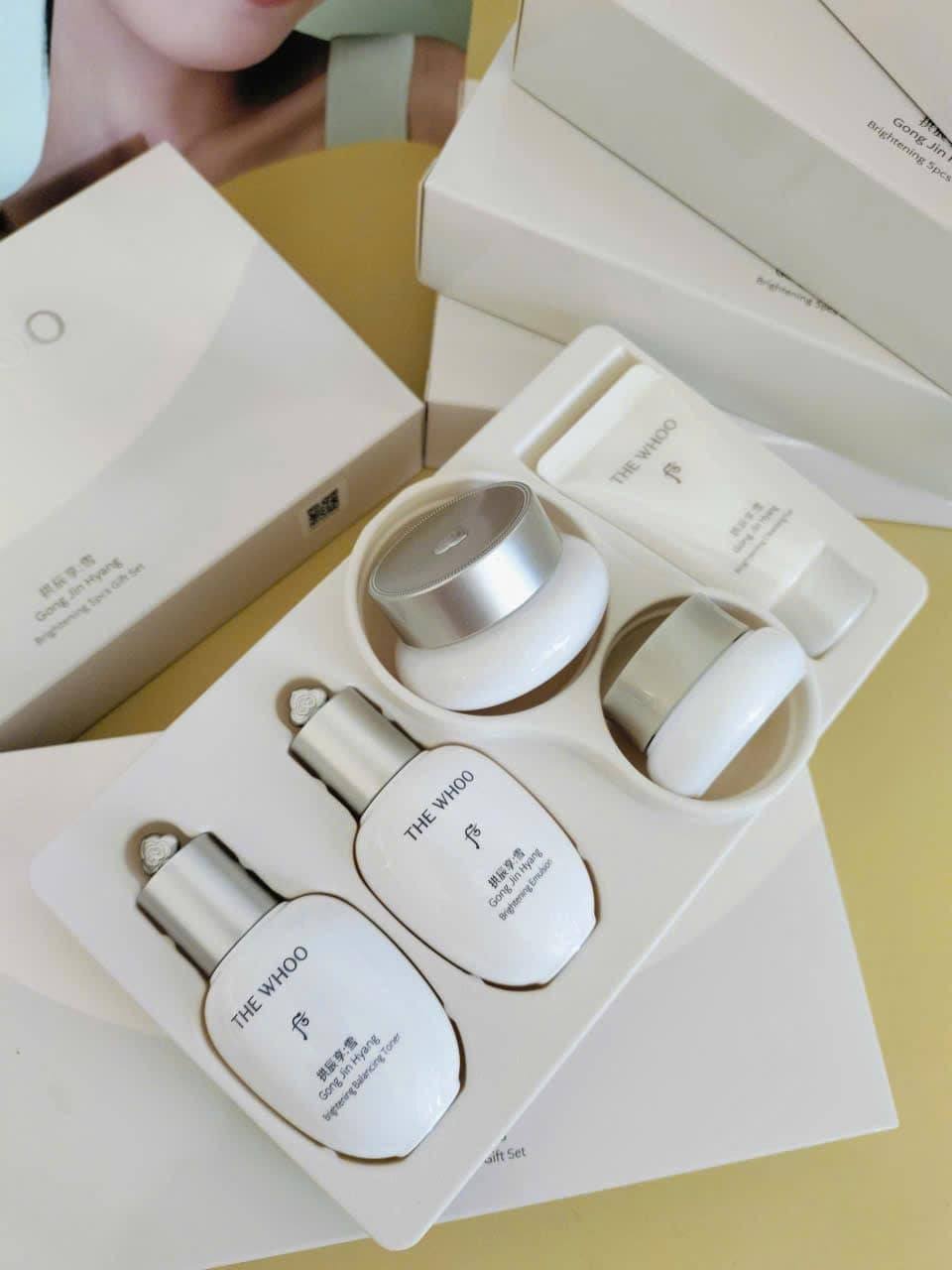 最新版 🆕  Whoo 后 🤍 拱辰享 雪 5件中樣套裝 *香港專櫃