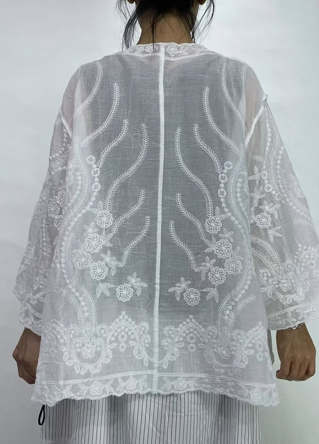 刺繡中袖薄外套