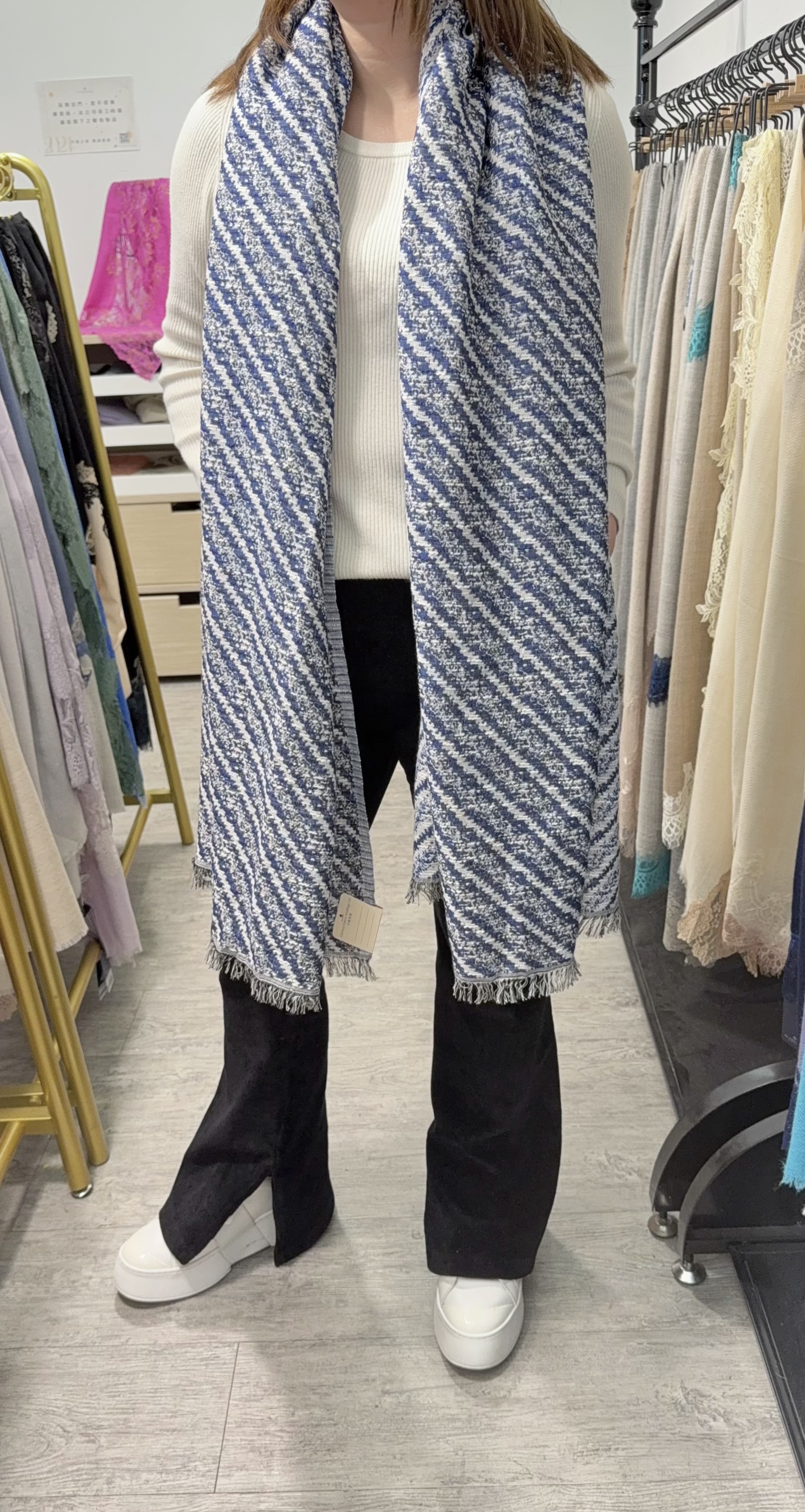 Scarfesia A24 701403372