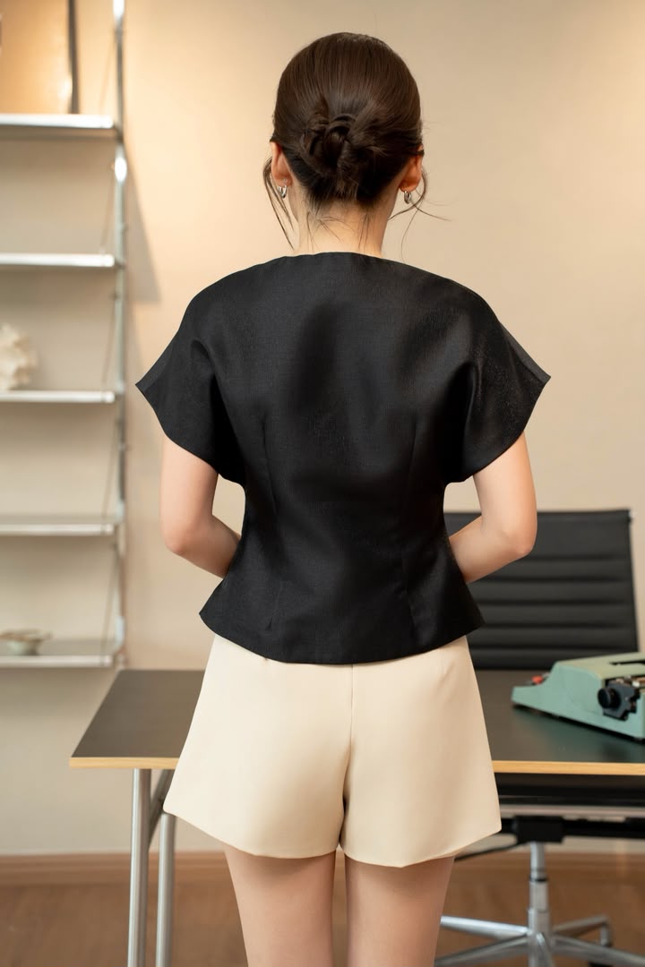 SS-Y691 SHINY OUT/SLLV BLOUSE