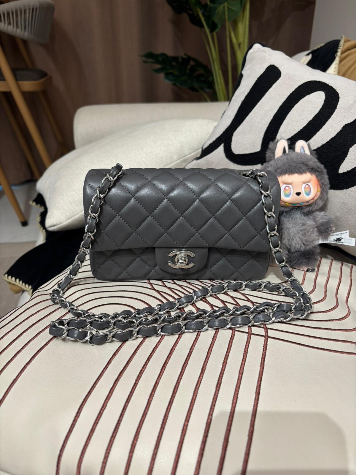 Chanel Mini Flap A69900 Grey 100%Authentic, 98%New ✅收據副本✅晶片✅Dust bag✅box