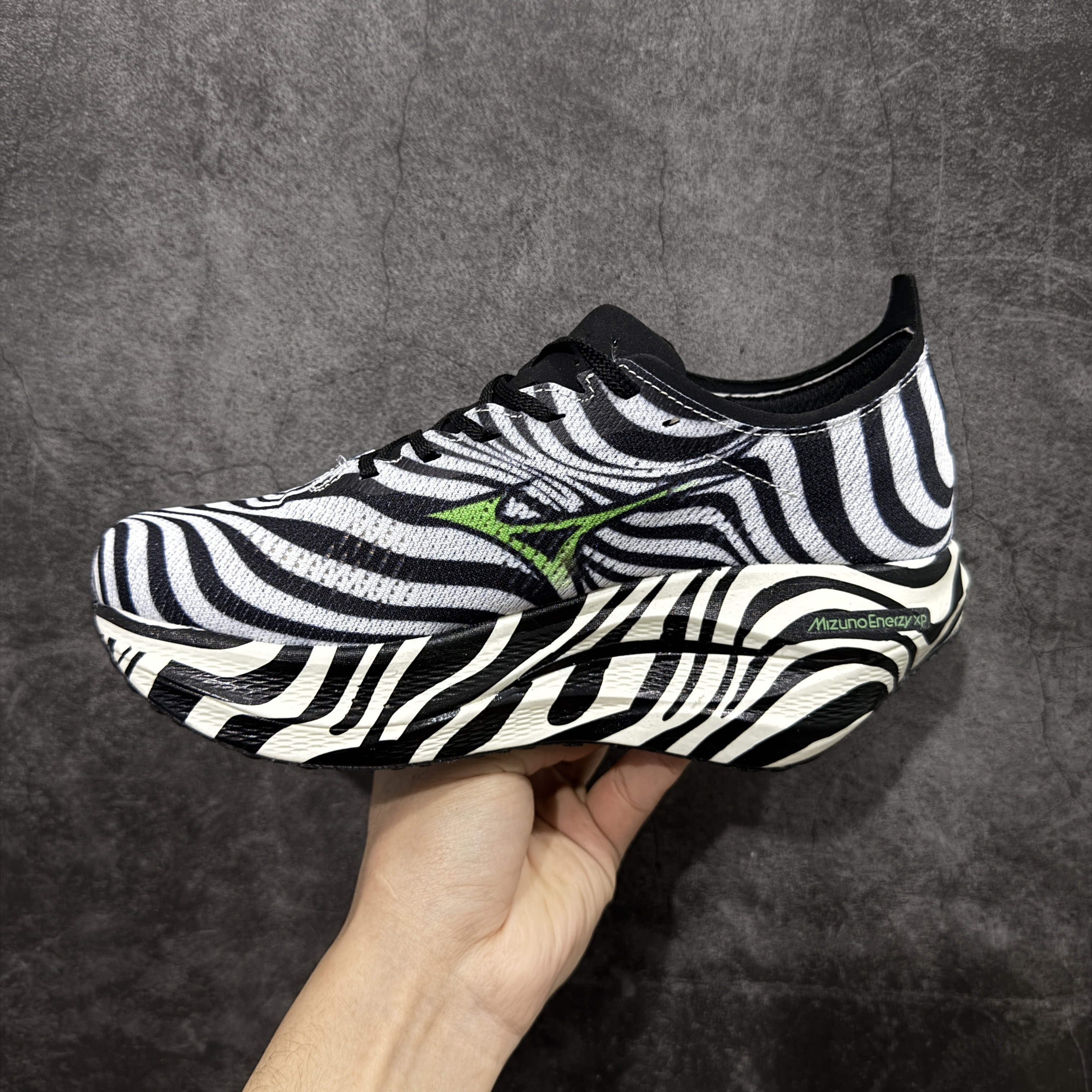 Mizuno Wave Rebellion Pro 3