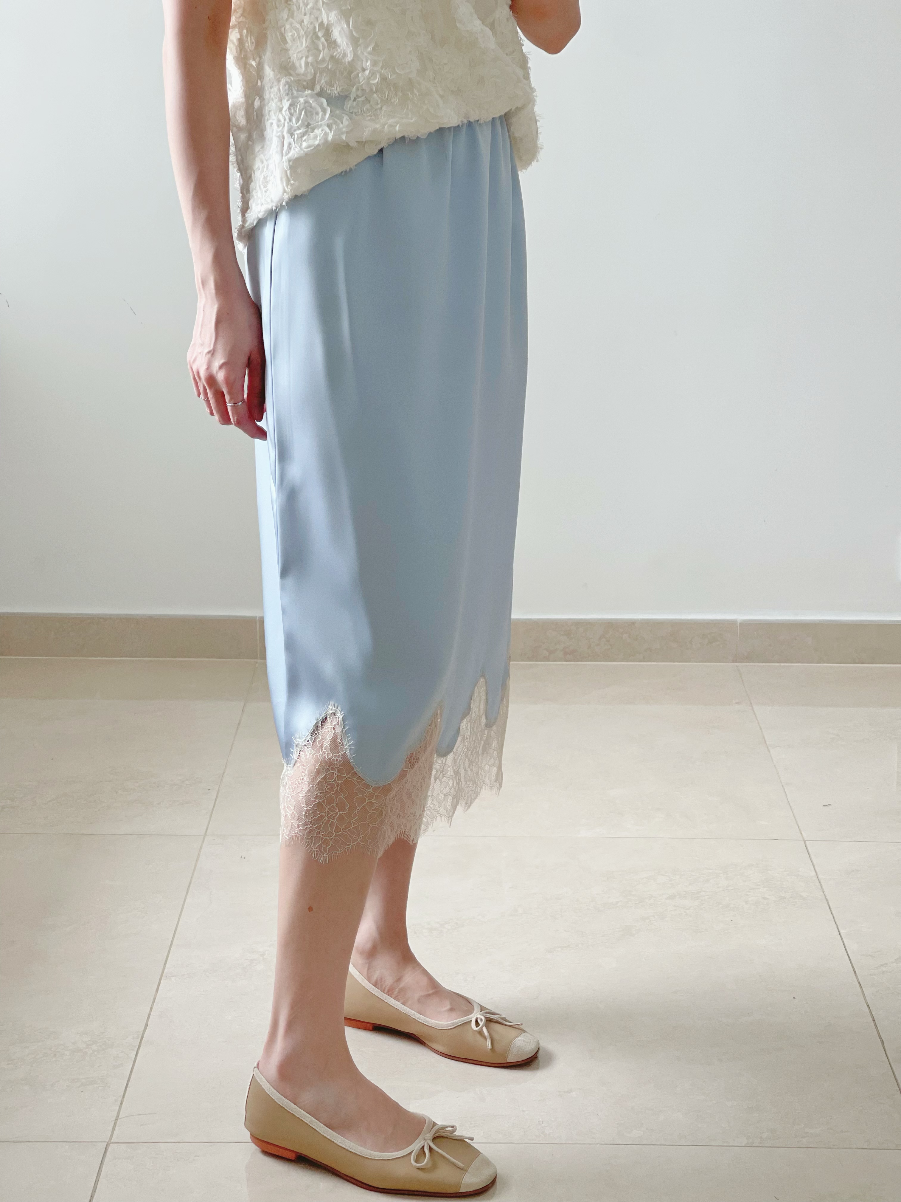 Elegant silky lace skirt