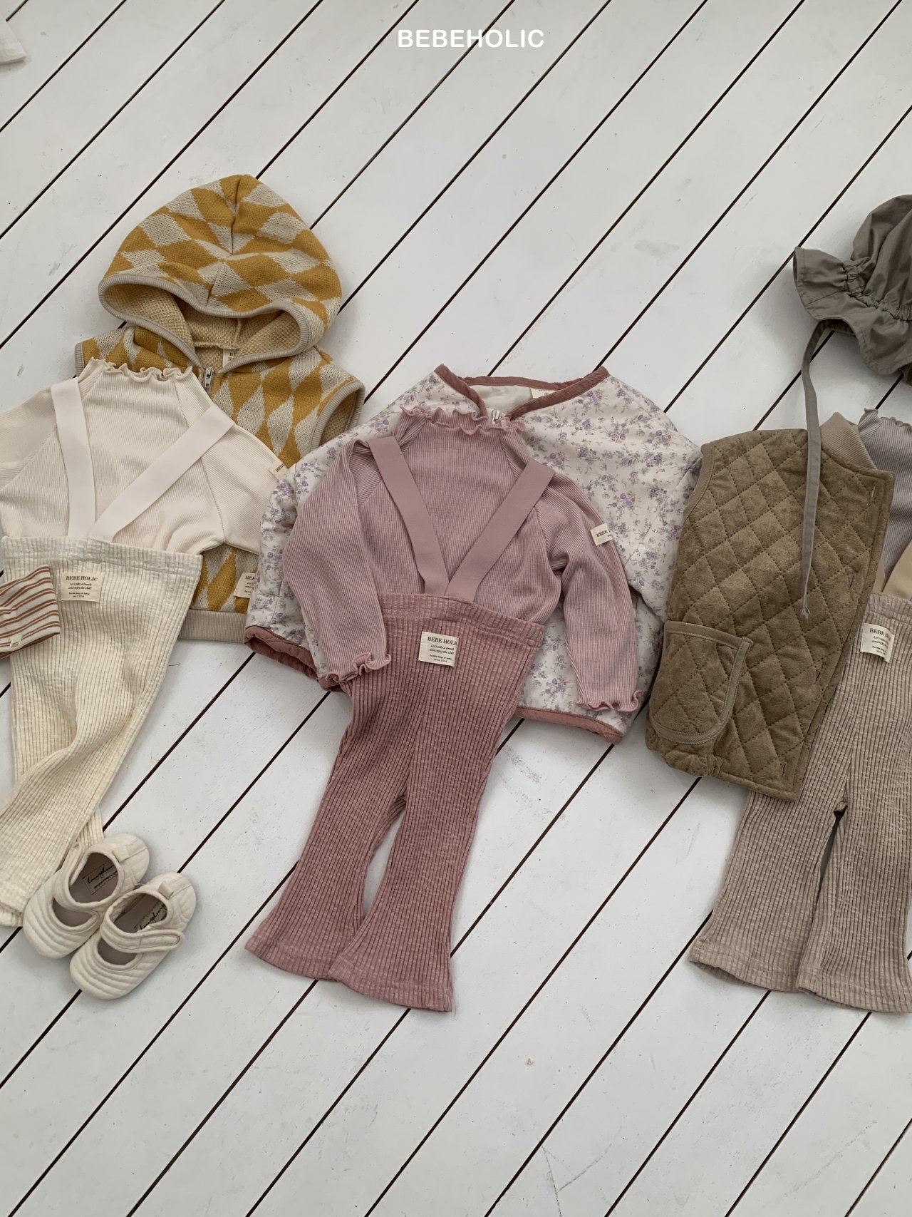 🌸預訂 韓國直送🌸🇰🇷BEBEHOLIC三色標籤羅紋吊帶褲