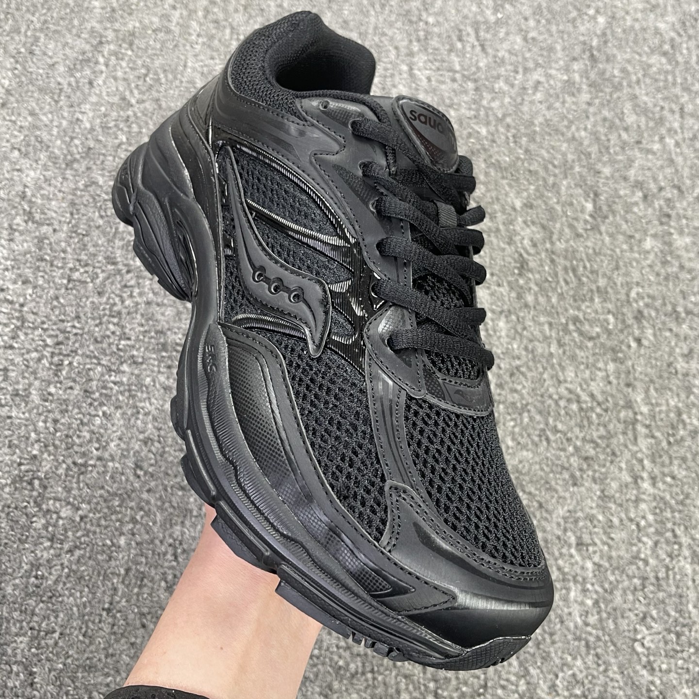 Saucony ProGrid Omni 9