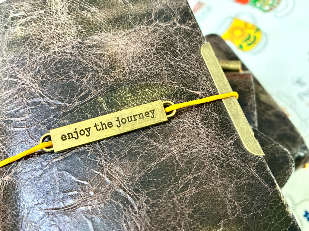 Write your story on something that lasts（2-fold)