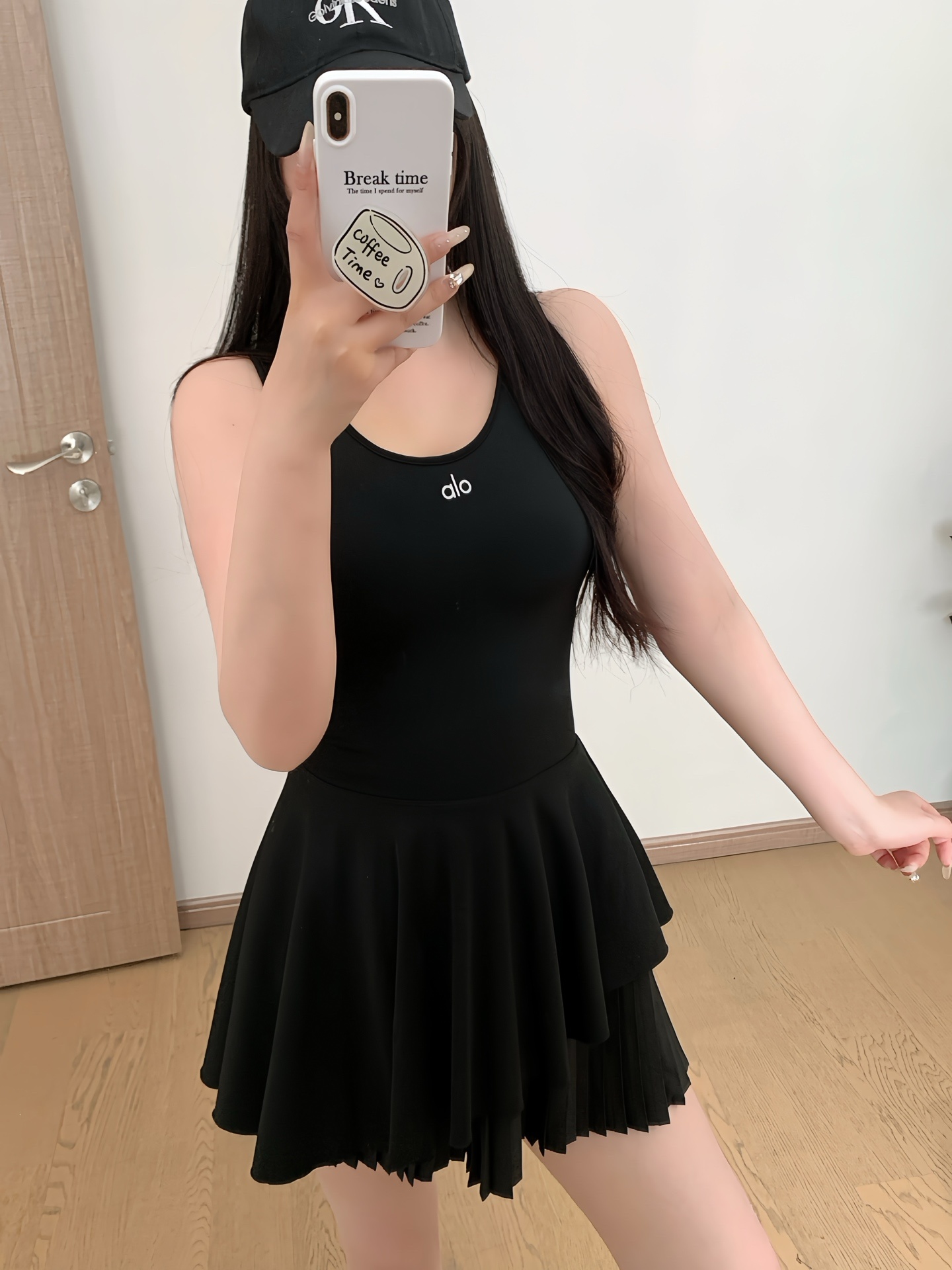 Alo 不規則百褶運動連身裙