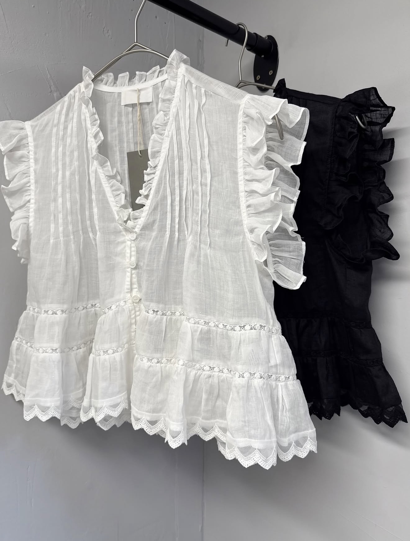 High quality v-neck ruffle top #top129