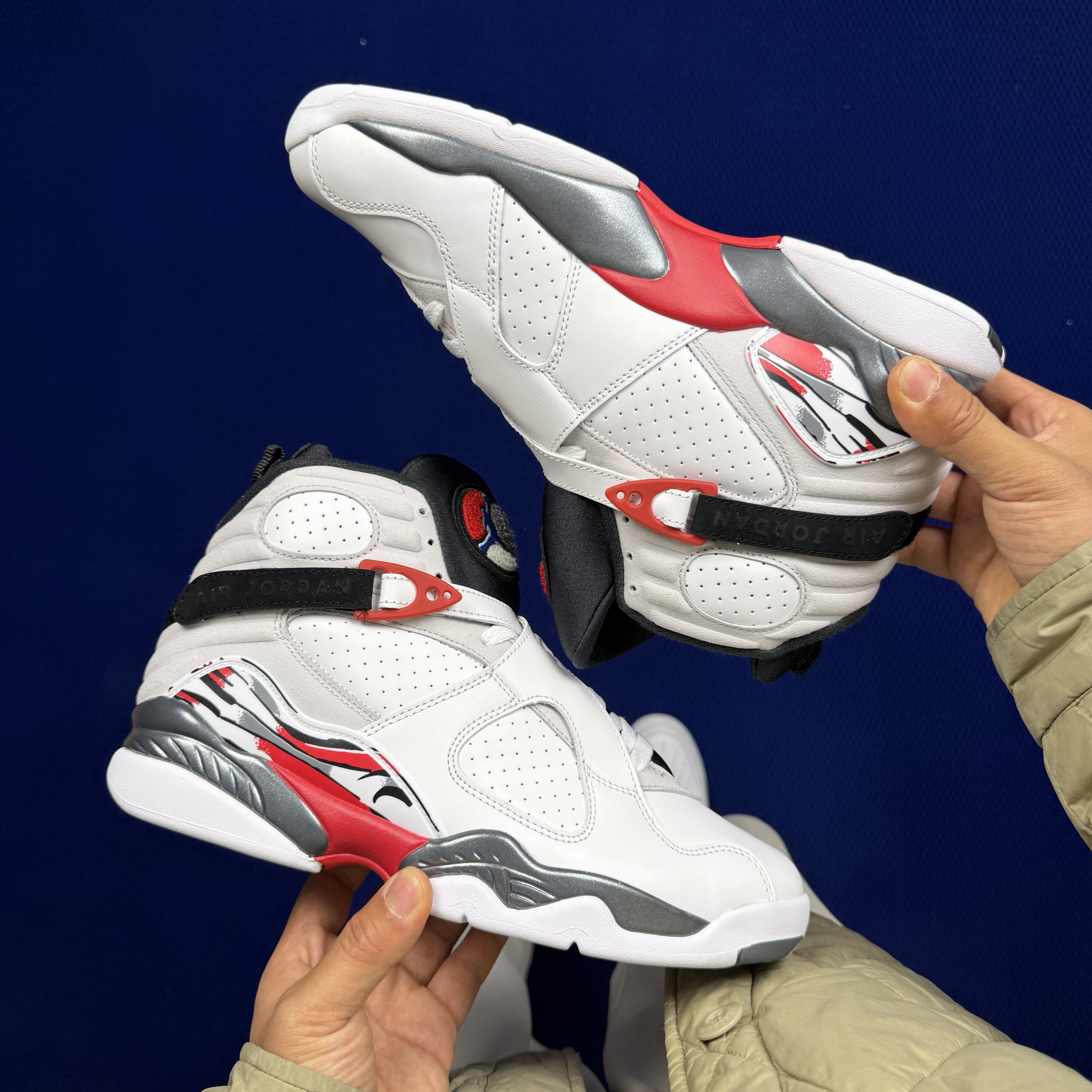 Air Jordan 8 "Bugs Bunny"305381-100