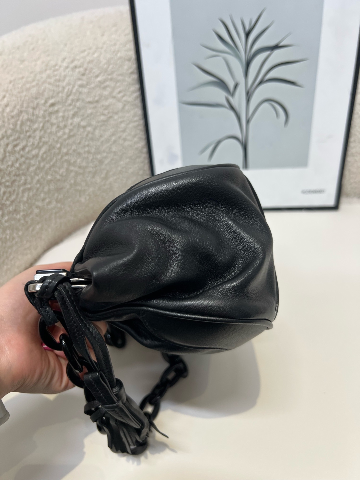 【預訂貨品】Prada 黑色腋下包