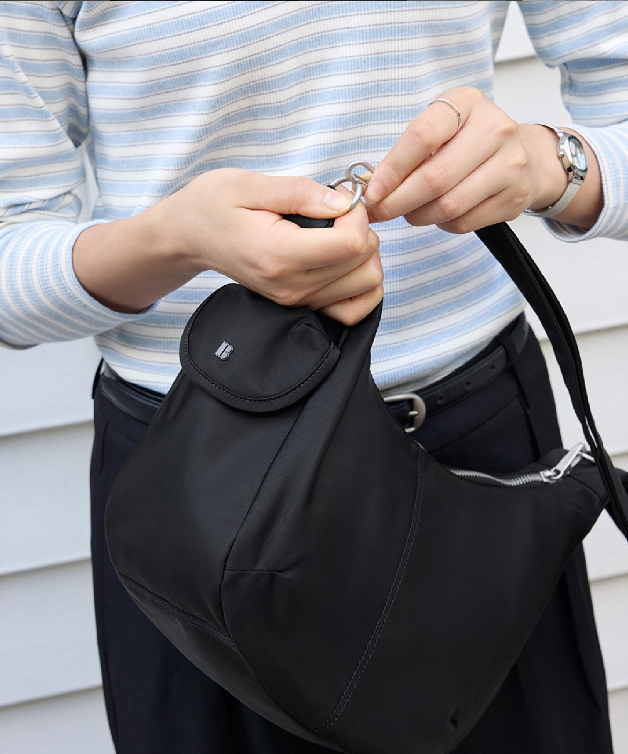 Branden Safe Days Shoulder Bag 防盜月牙包