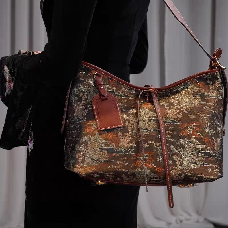 織金提花∞漢宮秋月圖紋牛皮中號手袋