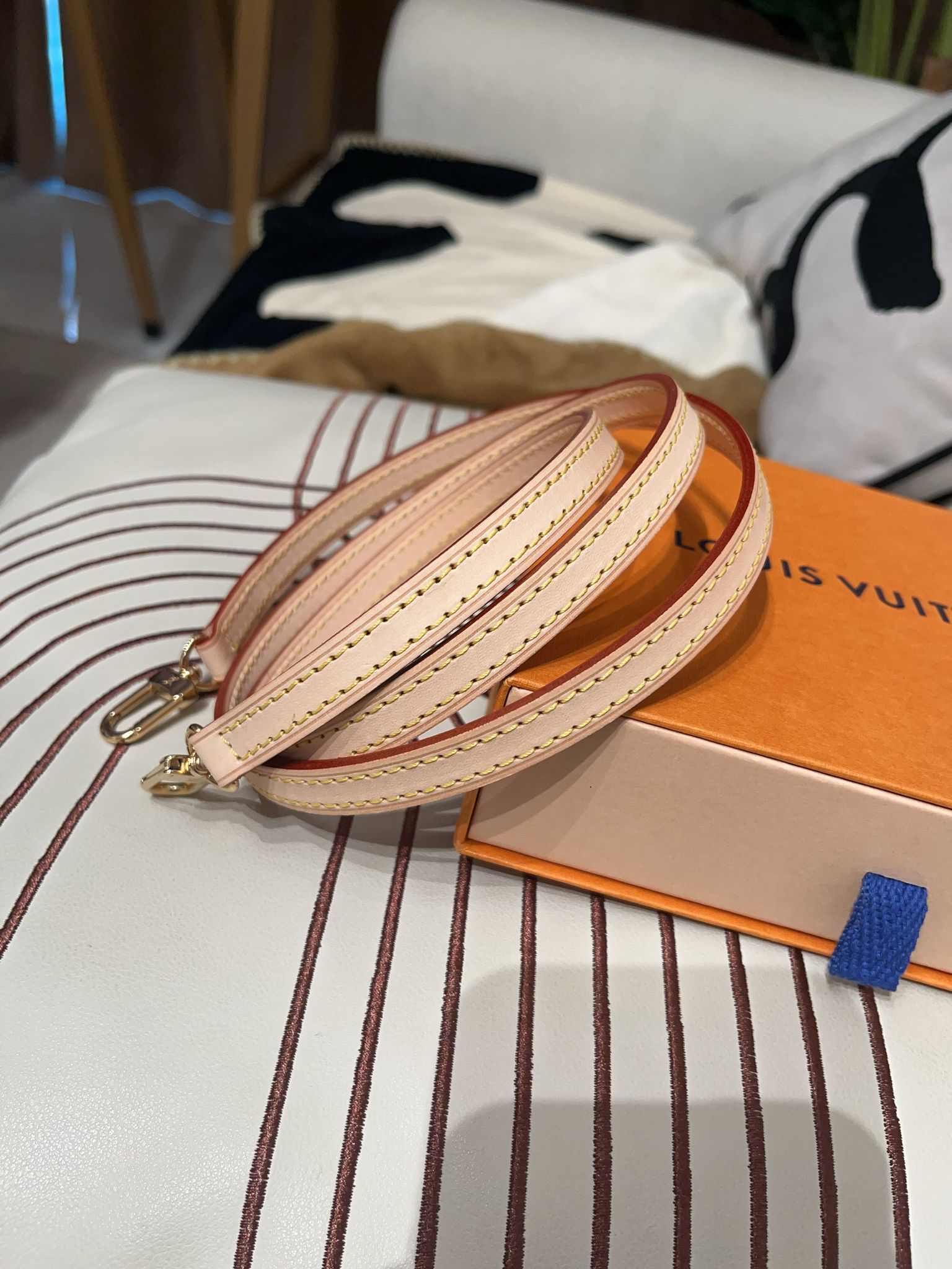 全新 Lv bag strap 手袋牛皮肩帶 100%Authentic, Brand New全新 ✅Box
