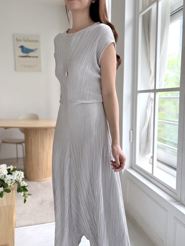 Elea Ribbed Flowy Dress (Mint)