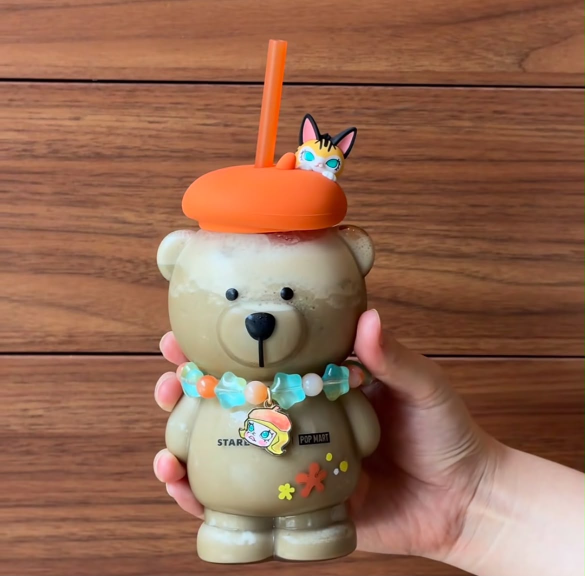 ‼️預訂‼️Starbucks中國限定 X Popmart Molly20周年軟雪星夢聯名系列小畫家熊店長玻璃吸管杯460ml