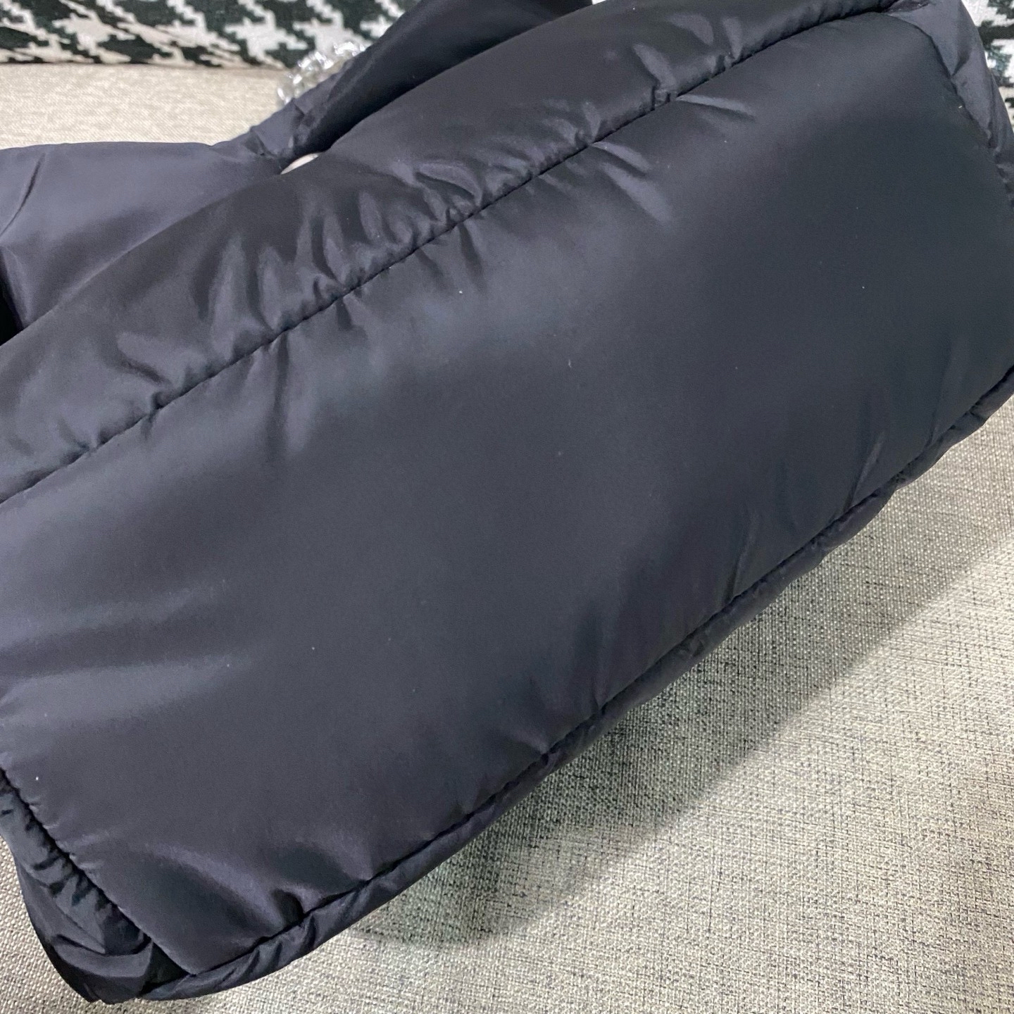 【預訂貨品】巴黎世家黑銀BB扣帆布斜孭包 