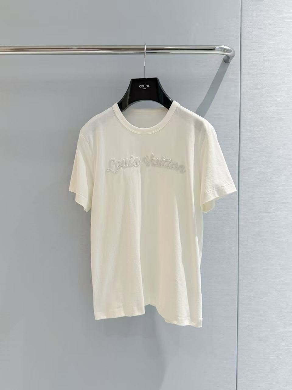 【原單】LV Signature Embroidery T-Shirt 立體浮雕刺繡logo短袖Tee