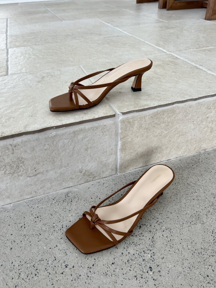 Straps Kitten Heels (4 colors)