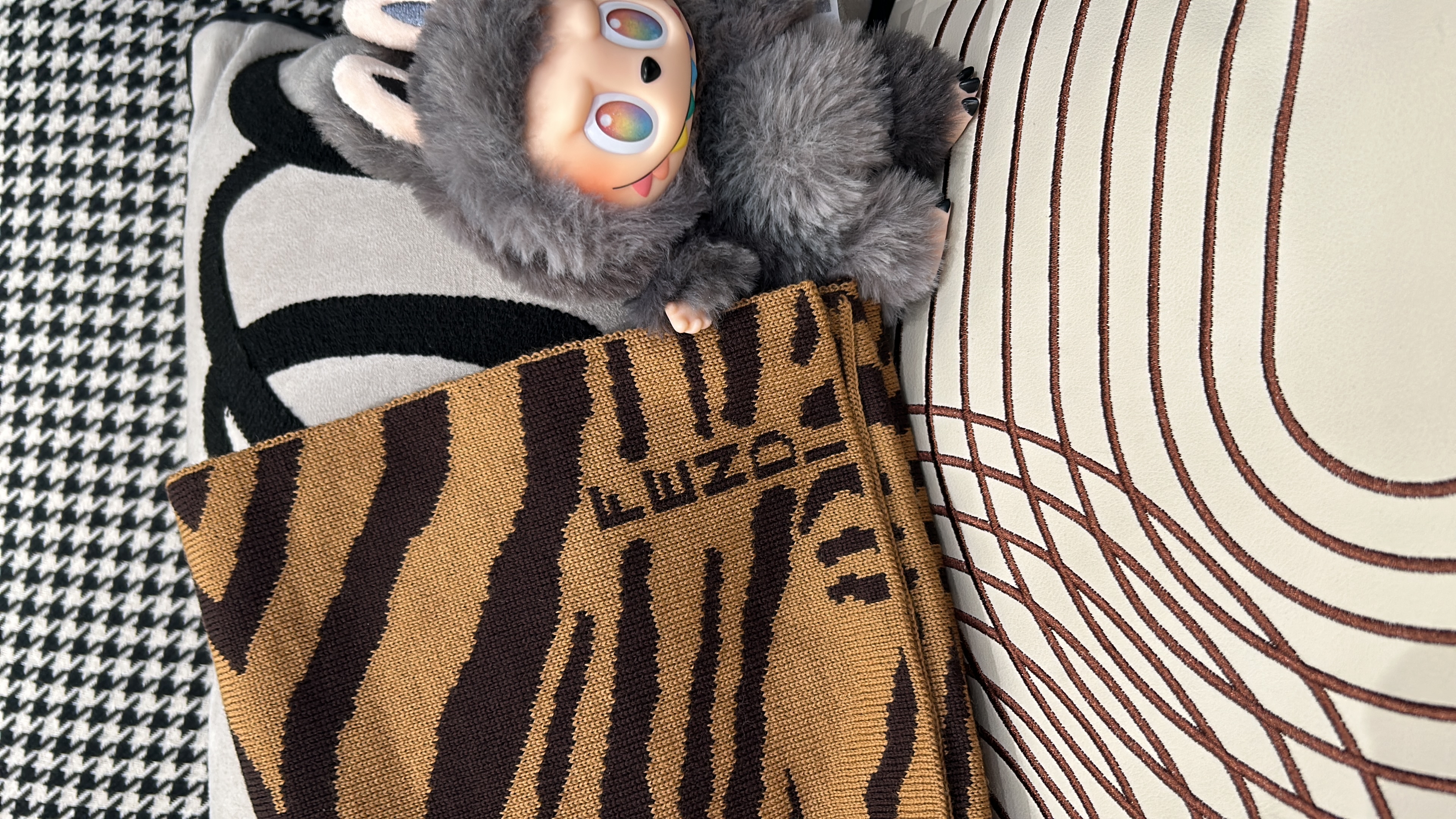 Fendi wool scarf 羊毛頸巾 100%Authentic, 99%New