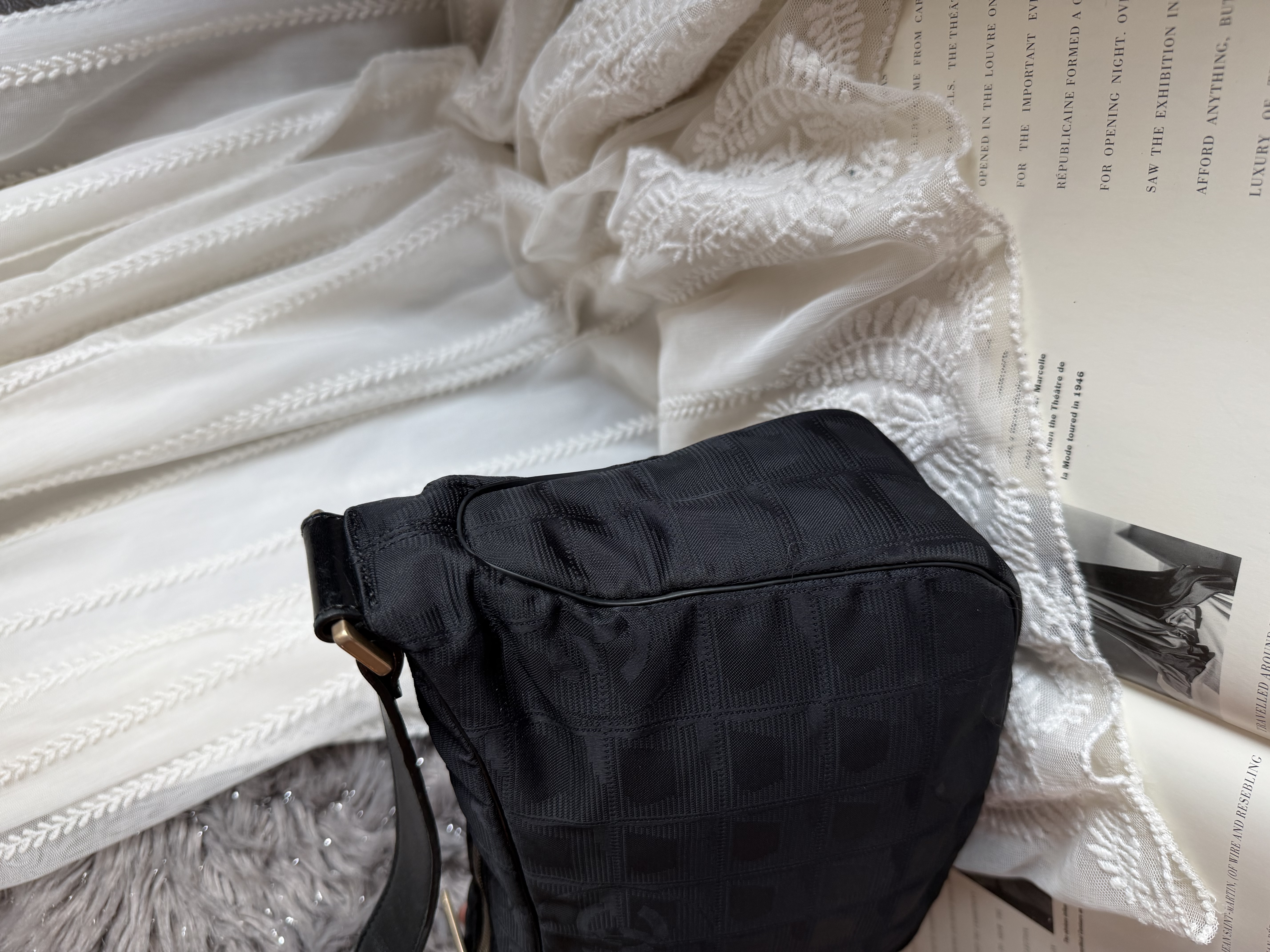 vintage chanel black jacqurd shoulder bag / pochette 