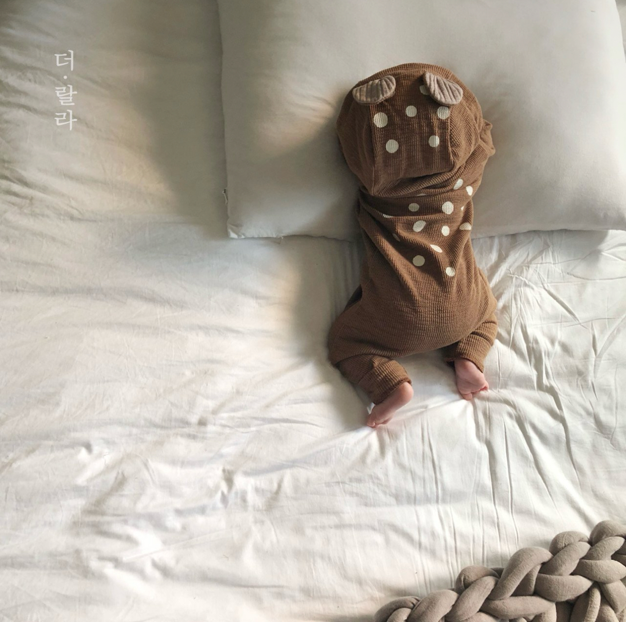 🌸預訂 韓國直送🌸🇰🇷THELALA兩色小鹿造型連帽拉鍊長袖連身服